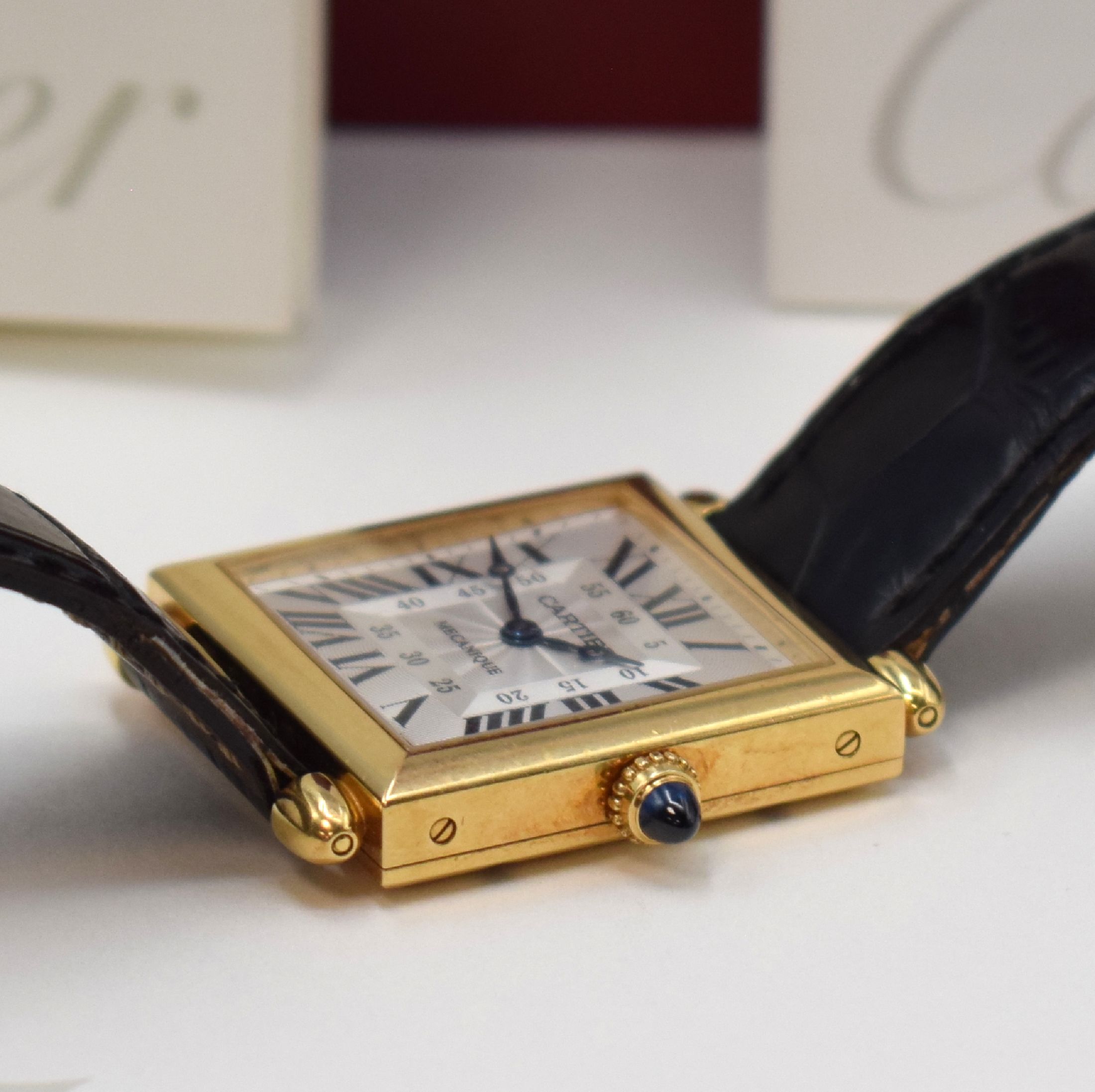 Detail b: CARTIER seltene, auf 1997 Stück limitierte Armbanduhr Tank Obus Mecanique Referenz 2380, Handaufzug, 2-teil. GG 750/000 Geh. inkl. orig. Lederband ...