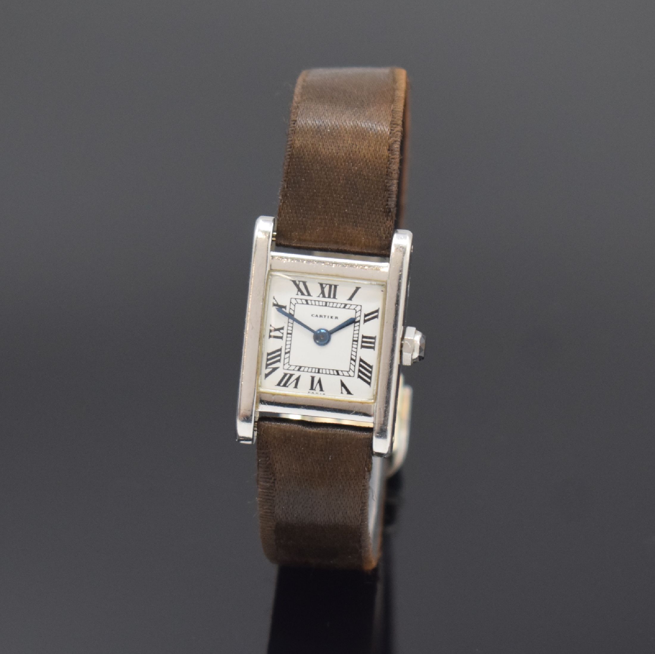CARTIER Paris Mini Tank seltene Damenarmbanduhr in Platin, Frankreich/ Schweiz um 1970, Handaufzug, 2-teil. Gehäuse seitl. 4-fach verschr., ...