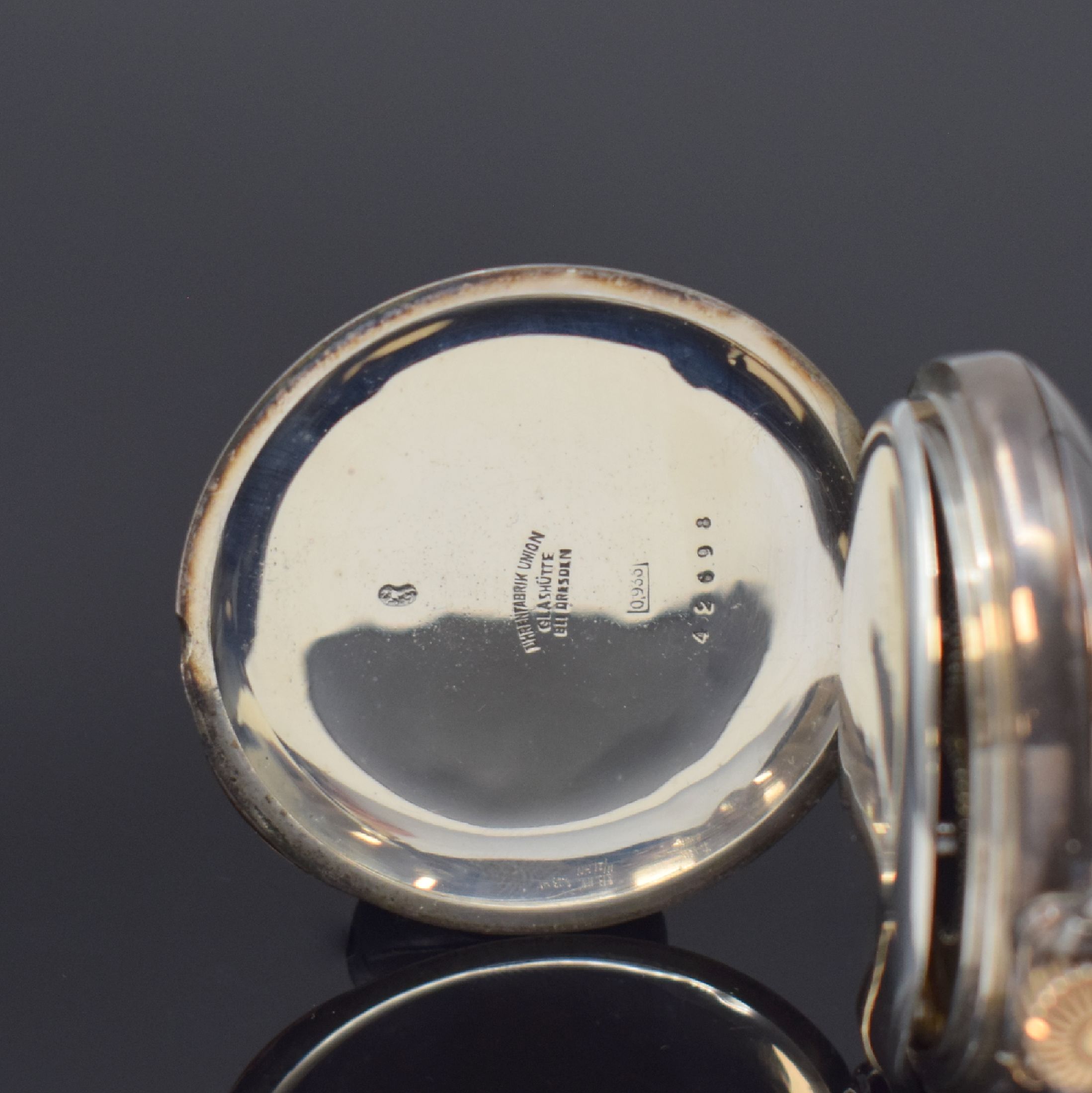 Detail b: UHRENFABRIK UNION GLASHÜTTE offene Taschenuhr in 935er Silber, Deutschland um 1900, Geh. dell., guill. Rücks. m. Monogramm, Silbercuvette, ...