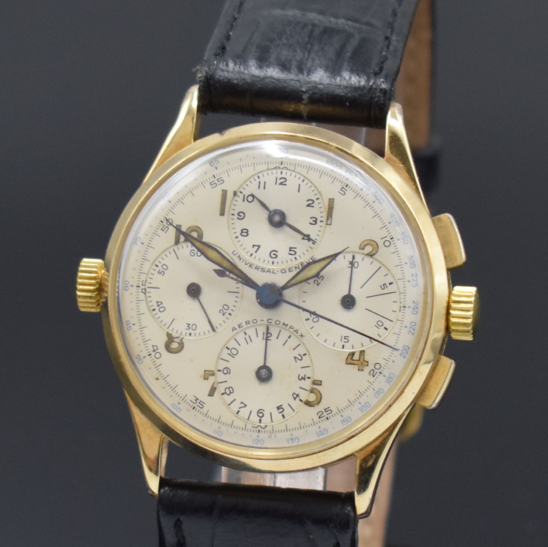 Detail a: UNIVERSAL GENEVE Aero-Compax seltener Schaltradchronograph in GG 585/000, Schweiz um 1945, Handaufzug, Boden u. Glasrand aufgedr., Krone f. Memo-Zeit ...