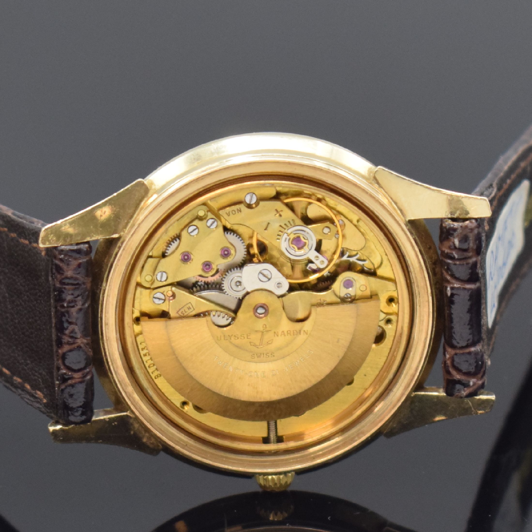 Detail e: ULYSSE NARDIN Chronometer Herrenarmbanduhr in GG 585/000, Schweiz/USA 1960er Jahre, Automatik, Boden m. Widmung verschr., strukturiertes Zifferbl. m. ...