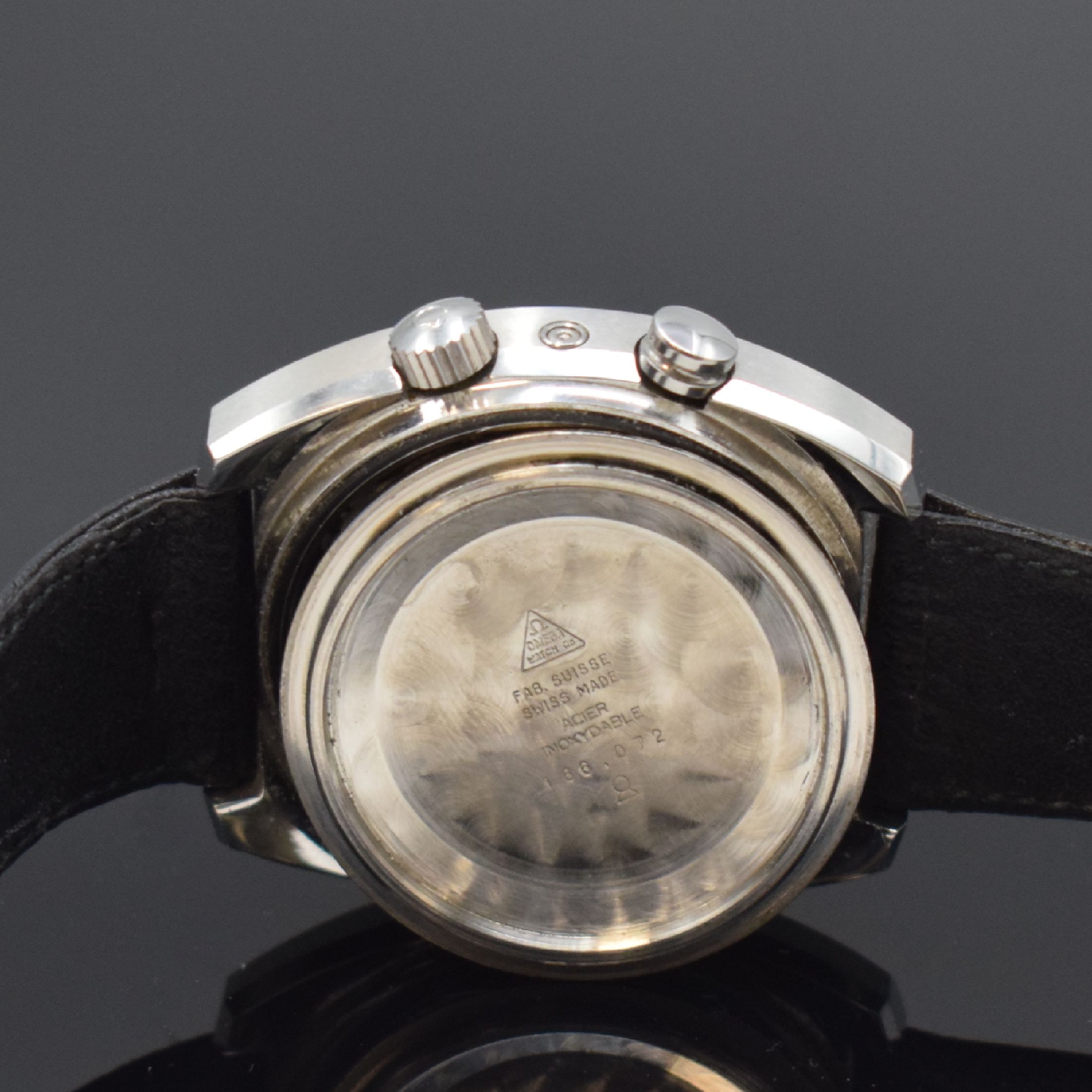 Detail g: OMEGA Wecker Memomatic Referenz 166.072, Schweiz um 1972, Automatik, Stahlgeh., Boden verschr., orig. Lederband m. Dornschl., silb. Zifferbl. m. ...
