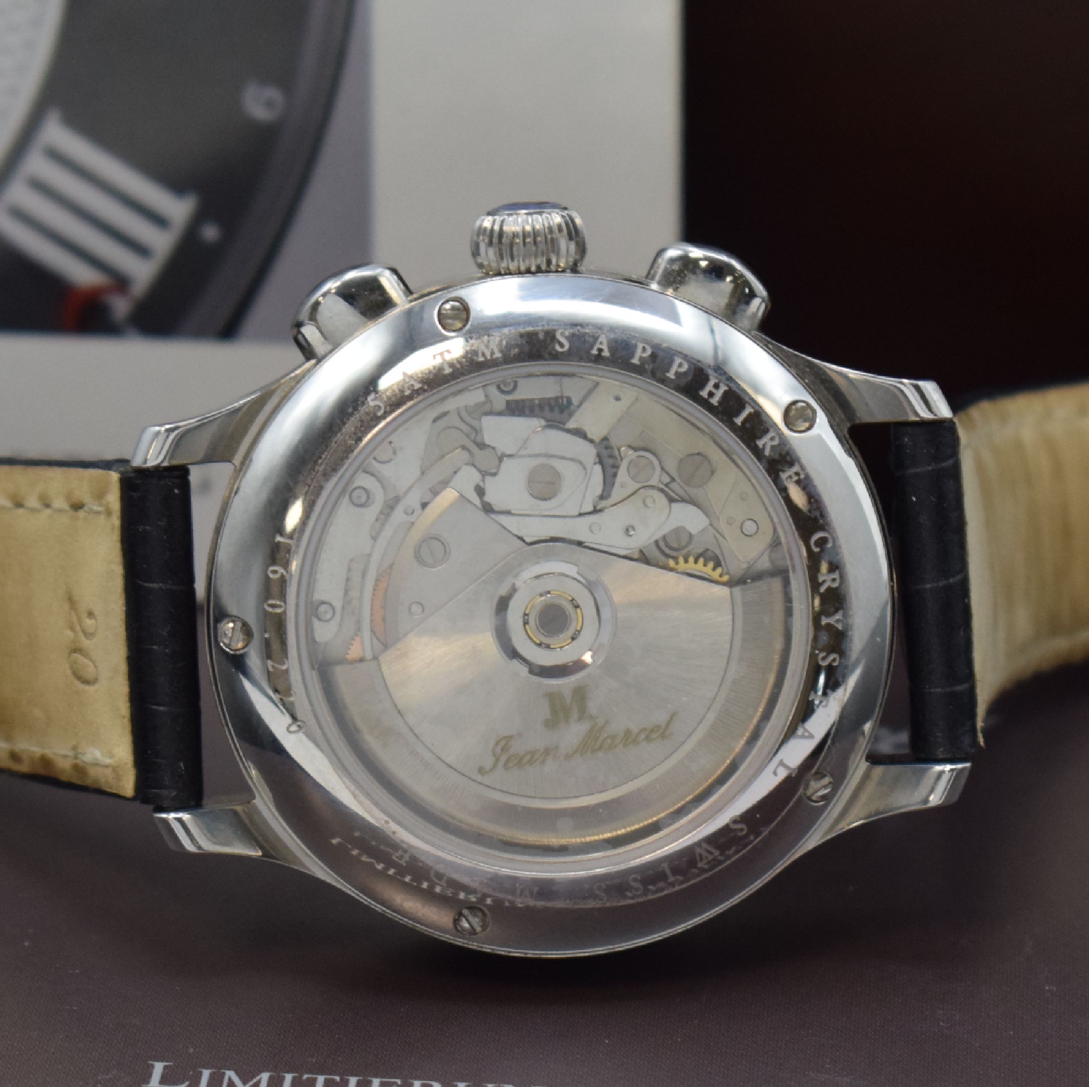 Detail d: JEAN MARCEL Aviator auf 300 Stück limitierter Armbandchronograph in Stahl, Schweiz um 2010, Automatik, beids. vergl. Geh., Boden 5- fach verschr., ...