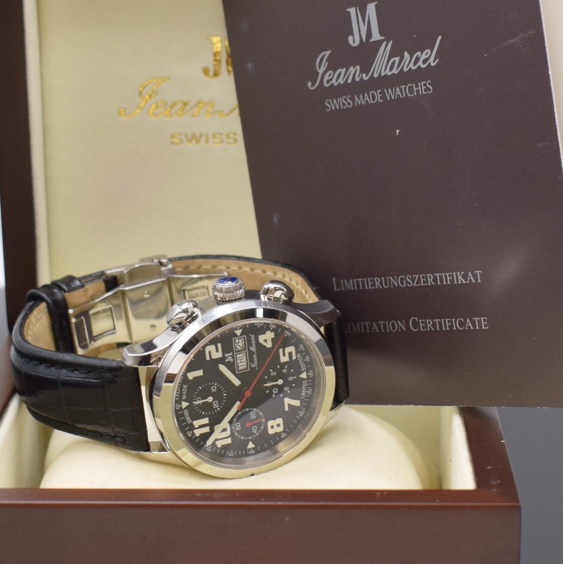 Detail f: JEAN MARCEL Aviator auf 300 Stück limitierter Armbandchronograph in Stahl, Schweiz um 2010, Automatik, beids. vergl. Geh., Boden 5- fach verschr., ...