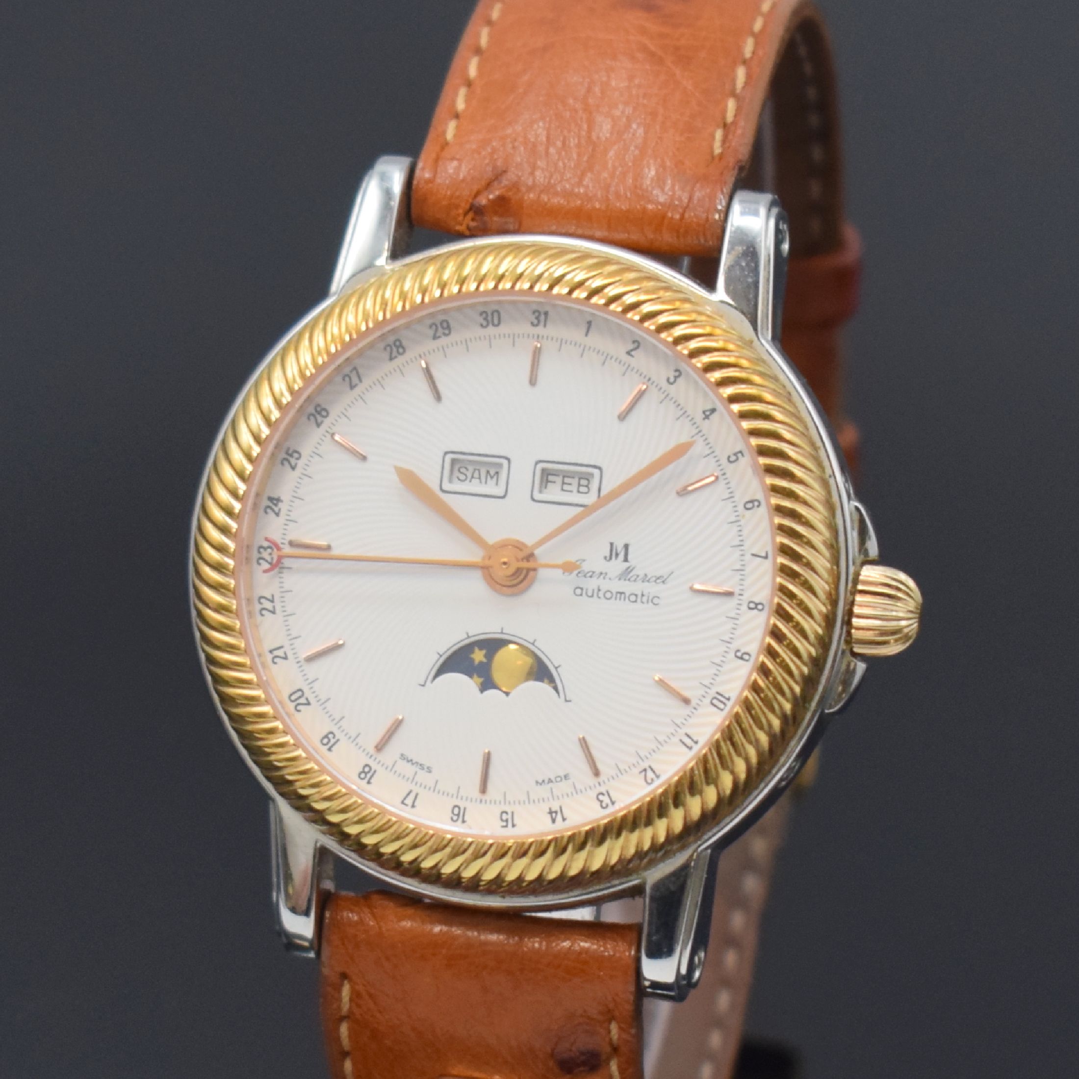 Detail a: JEAN MARCEL Innovation 2000 Herrenarmbanduhr mit Vollkalender in Stahl/Gold, Schweiz um 1997, Automatik, beids. vergl. Geh., Boden 4- fach verschr., ...