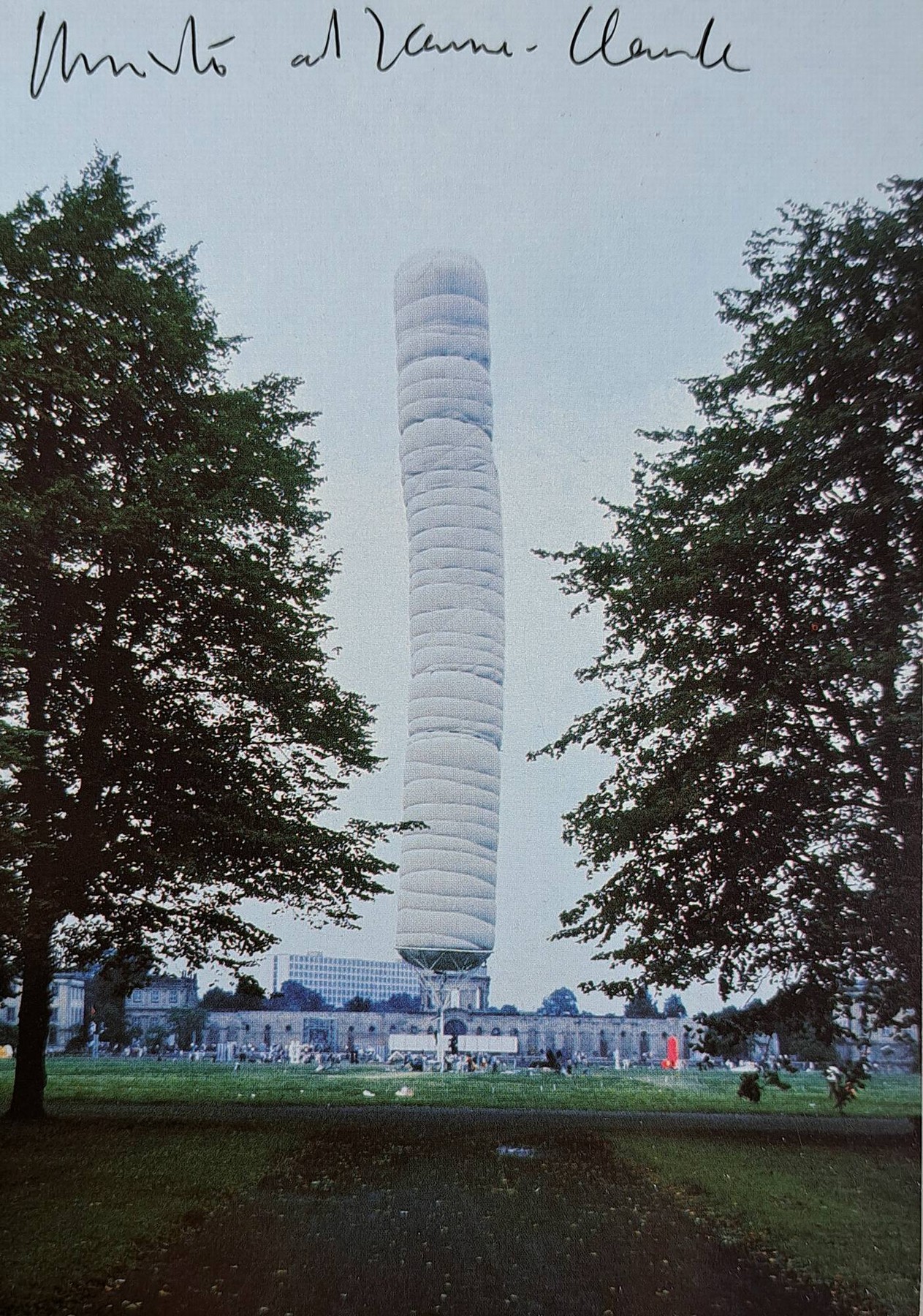 Detail b: Christo und Jean-Claude, Konvolut aus 3 Offsets auf 3 verschiedenen Projekten, "Wrapped Kunsthalle Bern, Switzerland", hansign von Christo ...