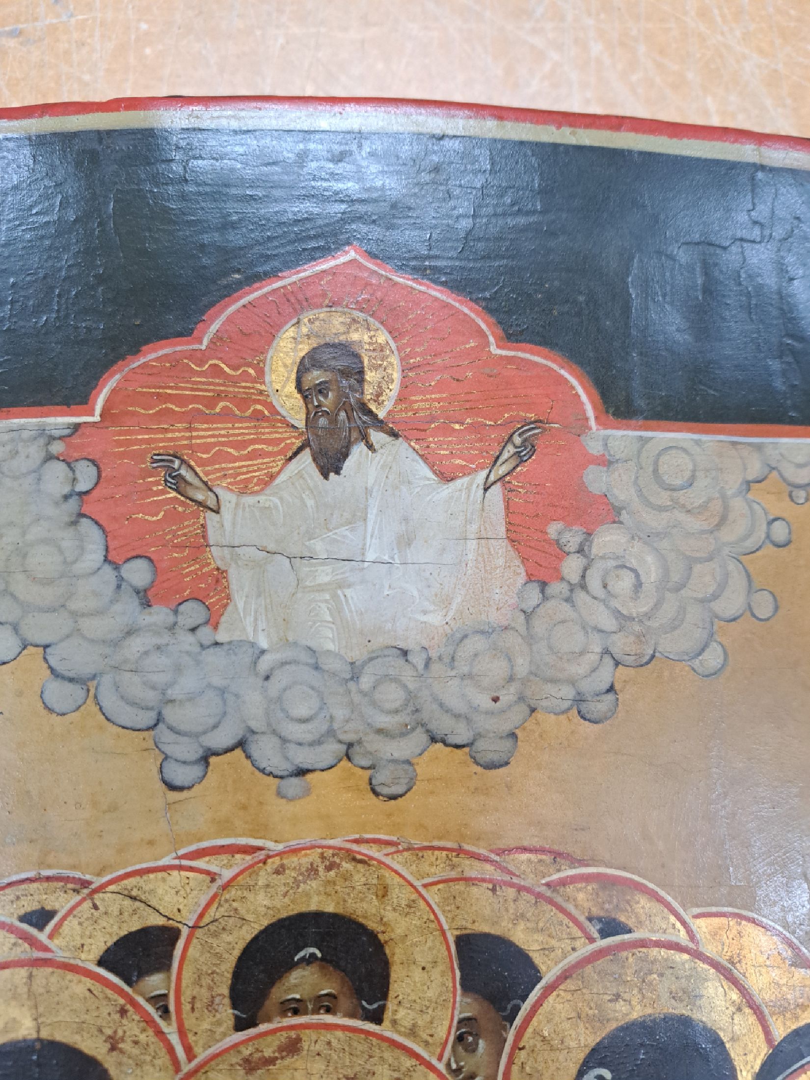 Detail c: Große Ikone, Russland, Ende 19.Jh., Tempera auf Holz, wohl Himmelfahrt Christi, Christus im Clipeus umgeben von einer Engelsschar, goldgehöht, ...