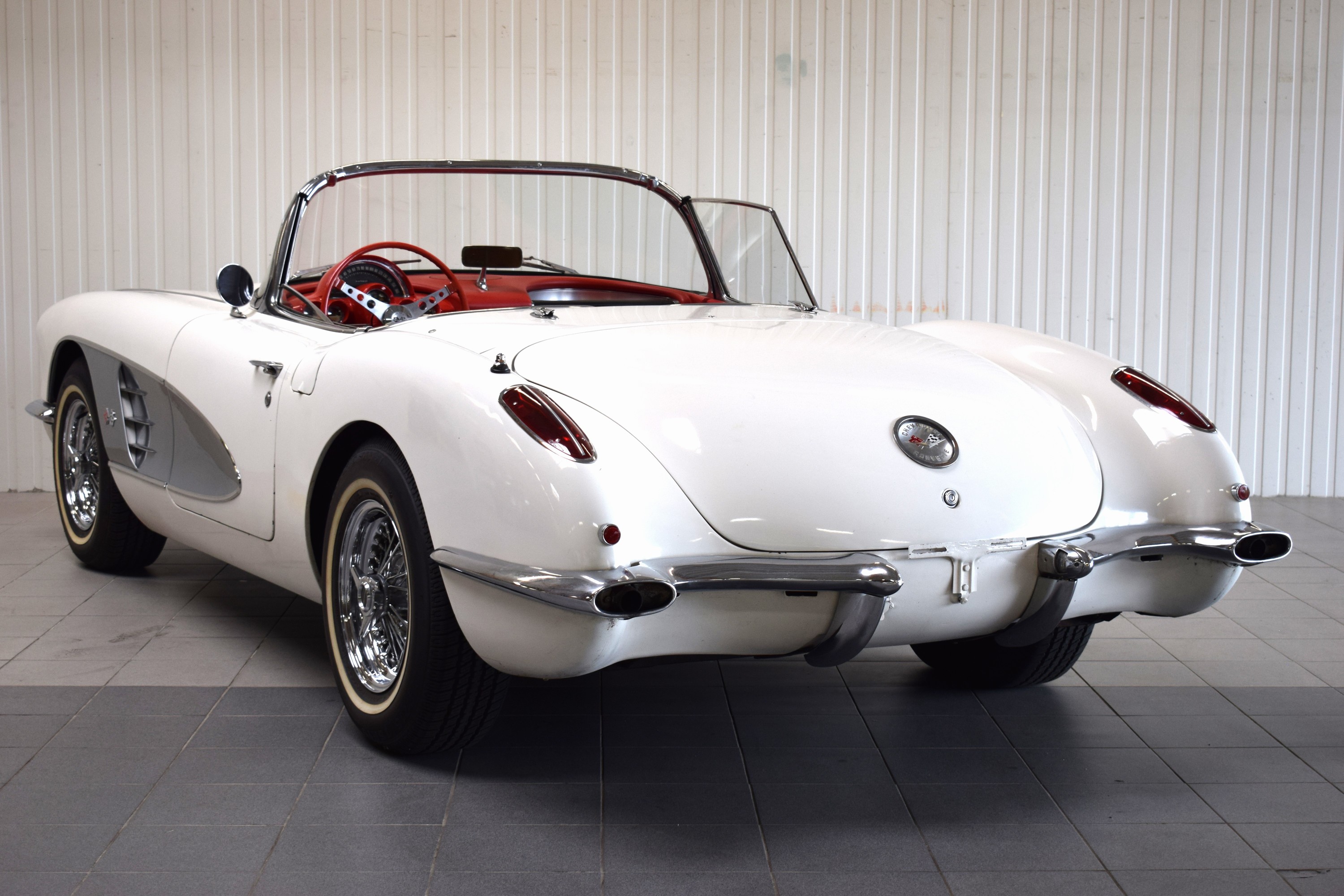 Detail c: Chevrolet Corvette C1, Fahrgestellnummer: J59S104921, EZ 07/1959, 1. Hand in Deutschland, Laufleistung 44.979 meilen abgelesen, HU 07/2024, ...