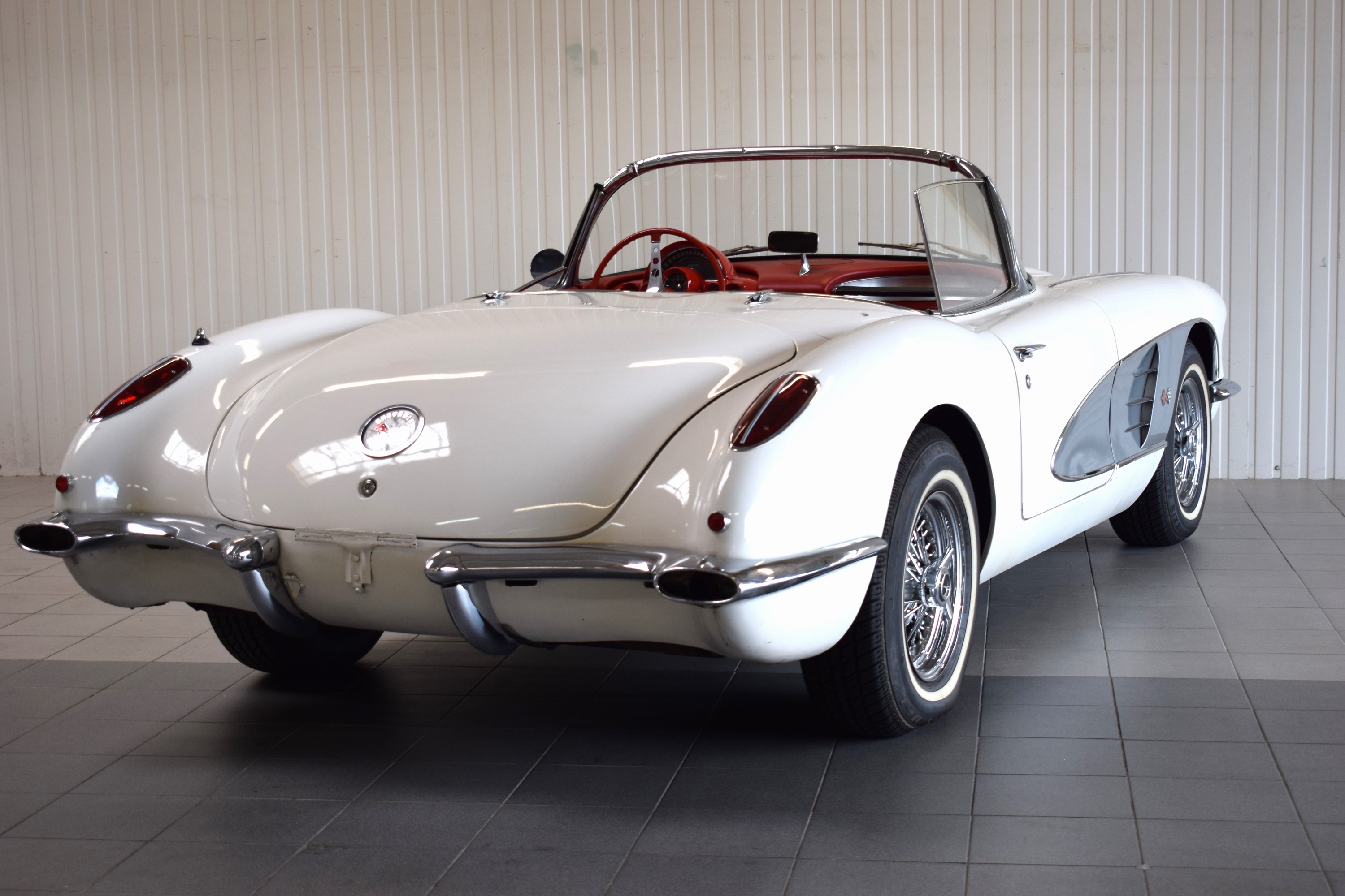 Detail e: Chevrolet Corvette C1, Fahrgestellnummer: J59S104921, EZ 07/1959, 1. Hand in Deutschland, Laufleistung 44.979 meilen abgelesen, HU 07/2024, ...
