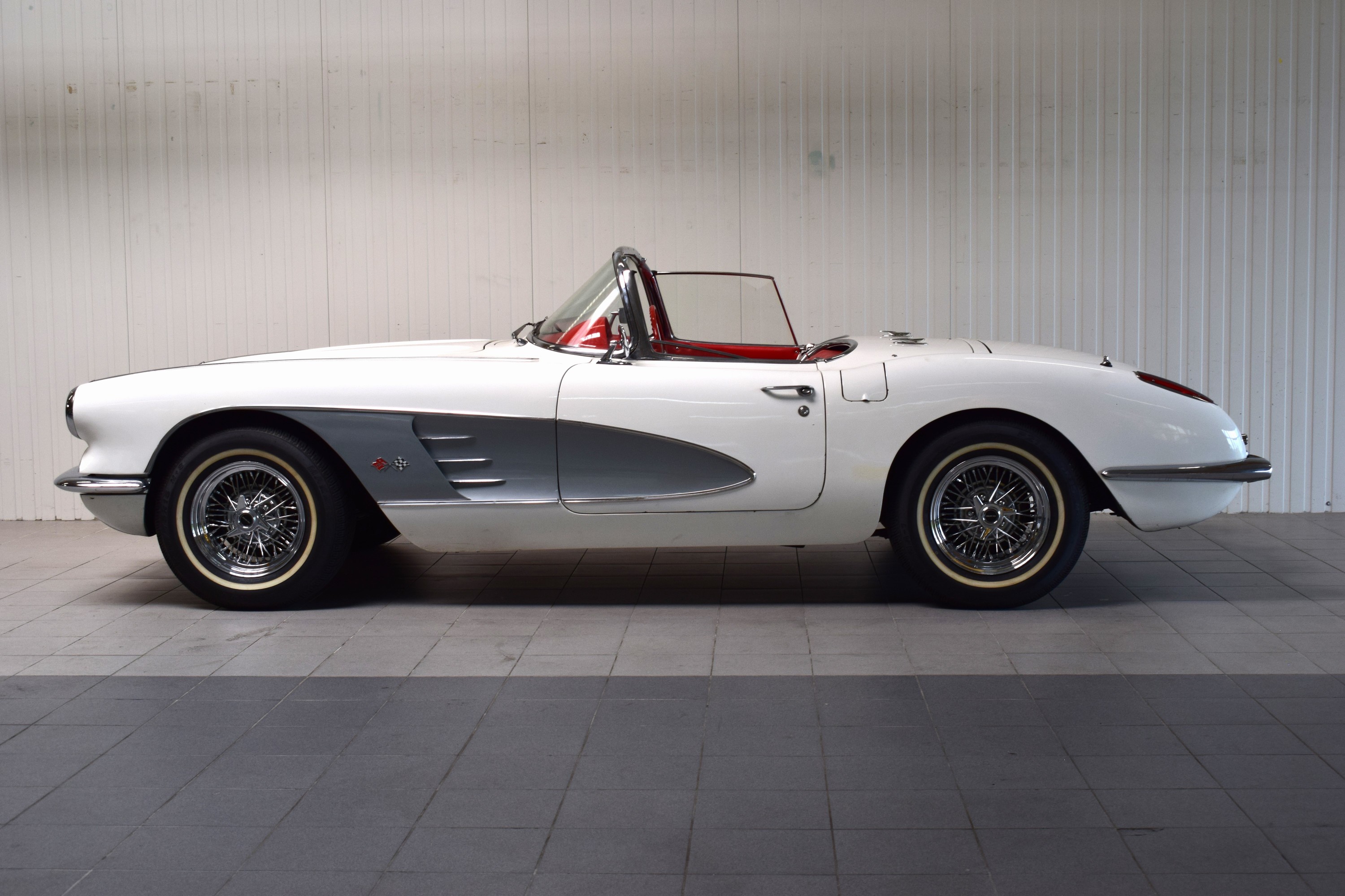 Detail g: Chevrolet Corvette C1, Fahrgestellnummer: J59S104921, EZ 07/1959, 1. Hand in Deutschland, Laufleistung 44.979 meilen abgelesen, HU 07/2024, ...