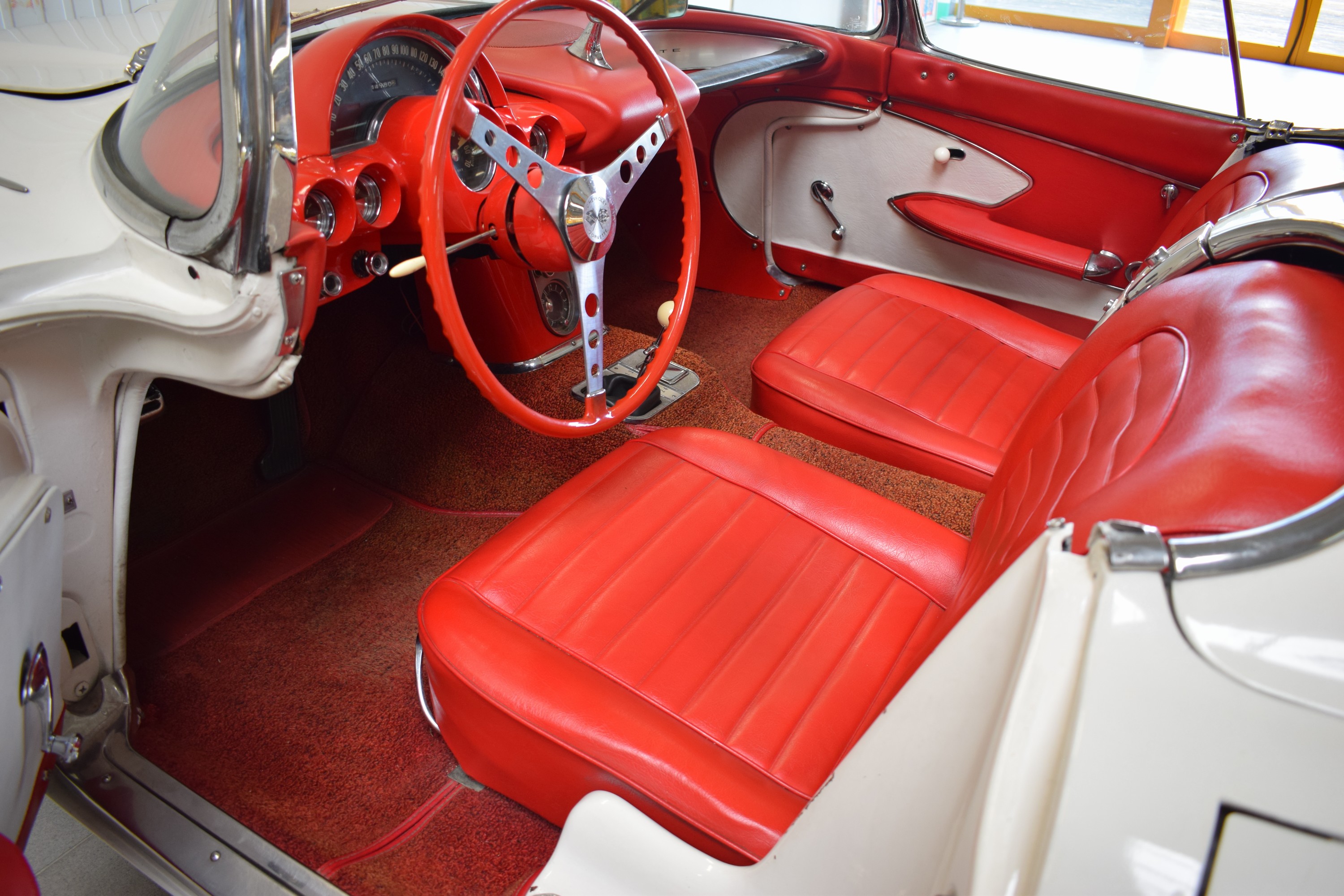Detail j: Chevrolet Corvette C1, Fahrgestellnummer: J59S104921, EZ 07/1959, 1. Hand in Deutschland, Laufleistung 44.979 meilen abgelesen, HU 07/2024, ...