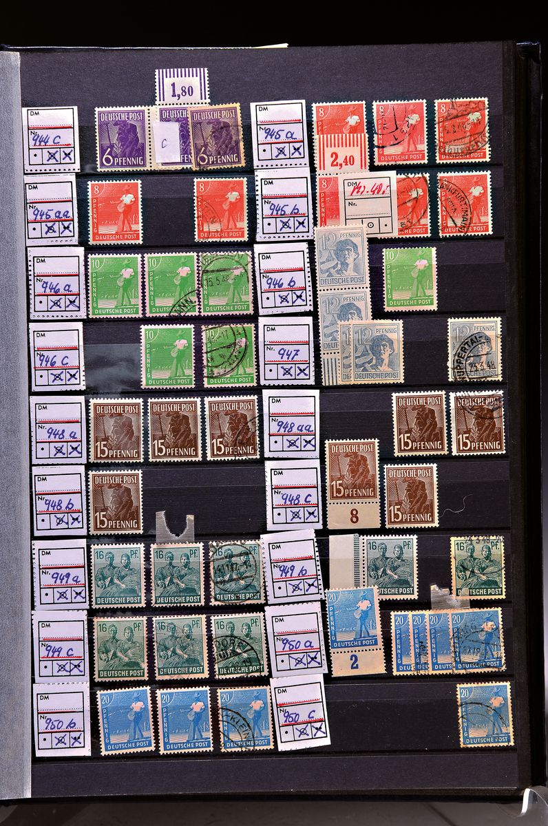 Nachlass-Konvolut Briefmarken, Deutschland und Europa, u.a. Deutsches Reich 384 gestempelt, Alliierte Besatzung Württemberg 36,37, viel Material in ...