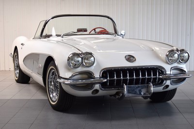 Image 26691589 - Chevrolet Corvette C1, chassis number: J59S104921, first registered 07/1959, one owner in Germany, mileage read 44,979 miles, valid MOT until 07/2024, historic registration, 171 kW/232 PS, 8-cylinder, manual transmission, white exterior, red leather interior. The vehicle was imported by the owner themselves from Palm Springs in 1991. Hardtop (to be restored) and original rims available. Classic Data short evaluation from 07/2021 available, various invoices including "Bill of Sale" from 1991."