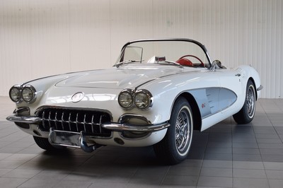 26691589b - Chevrolet Corvette C1, chassis number: J59S104921, first registered 07/1959, one owner in Germany, mileage read 44,979 miles, valid MOT until 07/2024, historic registration, 171 kW/232 PS, 8-cylinder, manual transmission, white exterior, red leather interior. The vehicle was imported by the owner themselves from Palm Springs in 1991. Hardtop (to be restored) and original rims available. Classic Data short evaluation from 07/2021 available, various invoices including "Bill of Sale" from 1991."