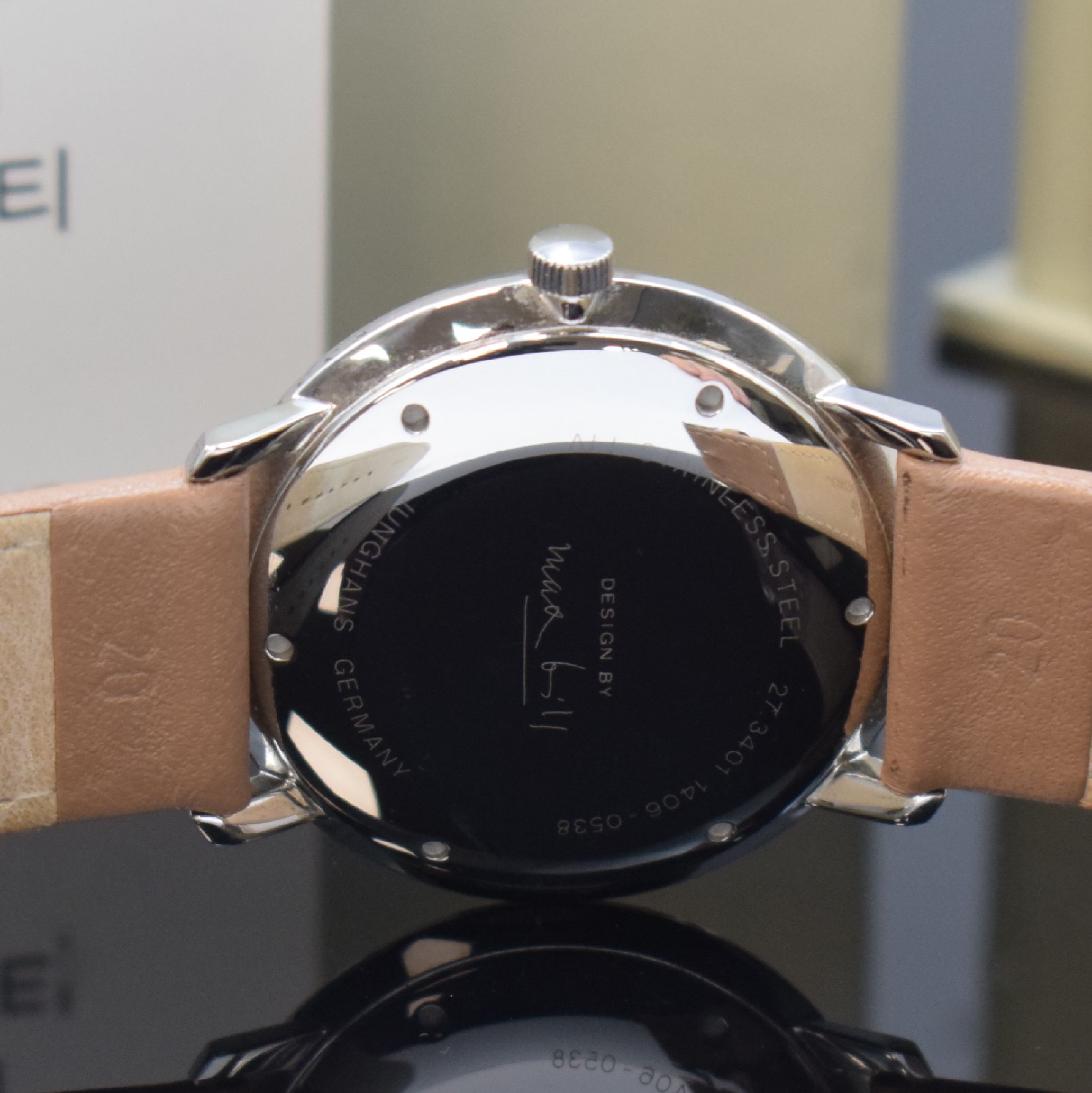Detail c: JUNGHANS Herrenarmbanduhr Design Max Bill Referenz 027/3401, Automatik, Edelstahlgeh. inkl. orig. Lederband m. Dornschl., Boden verschr., graues ...