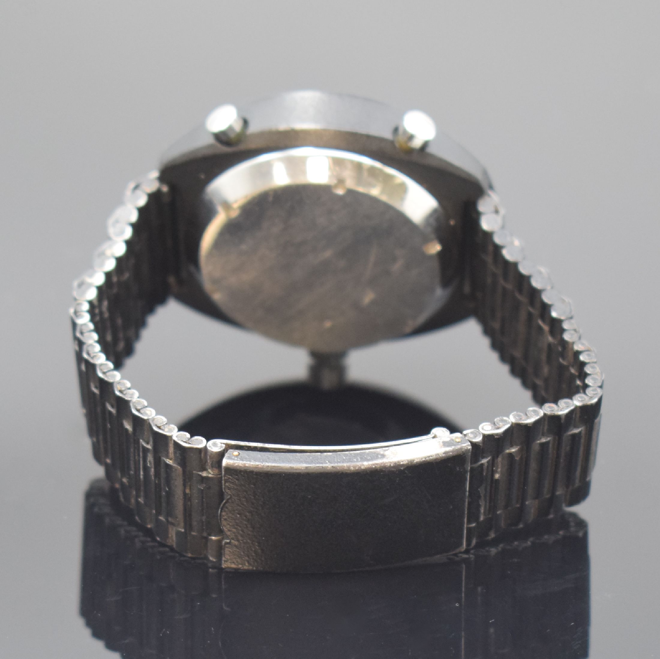 Detail b: HEUER Montreal seltener Armbandchronograph, Schweiz um 1972, Automatik, geschwärztes Stahlgeh. o. Nr. inkl. NSA Gliederband mit Faltschl., verschr. ...