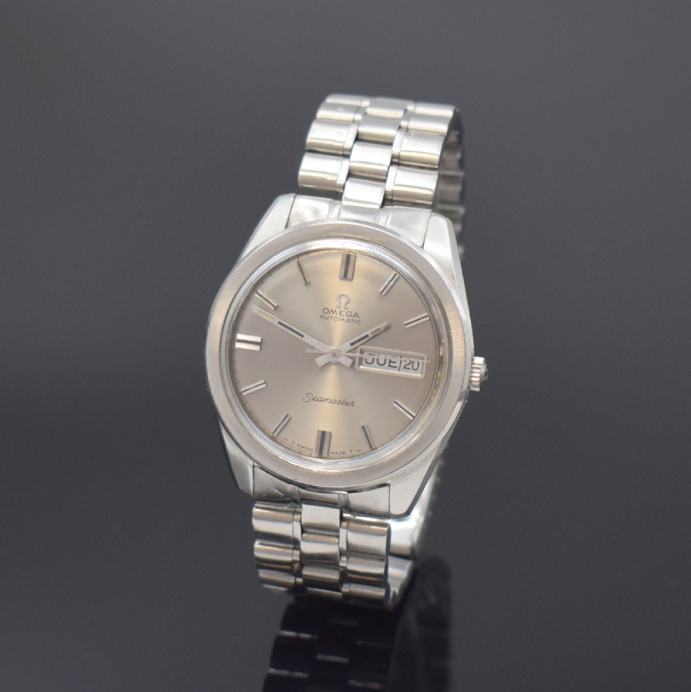 OMEGA Seamaster Herrenarmbanduhr Ref. 166.032/168.023, Schweiz um 1969, Automatik, Stahlgeh., Boden geschr., Omega Stahlbd. m. Faltschl., silb. ...