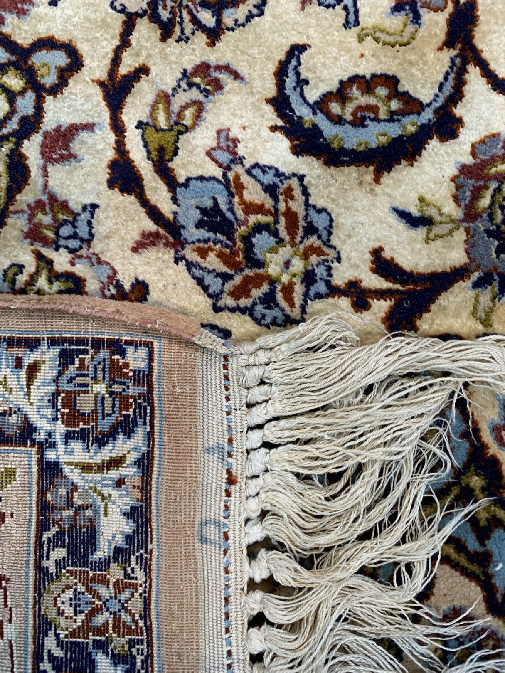 Detail d: Esfahan fein"Seidengrund", Persien, ca. 60 Jahre, Korkwolle mit und auf Seide, ca. 165 x 110 cm, ca. 1,0 Mio. Kn/qm, EHZ: 2