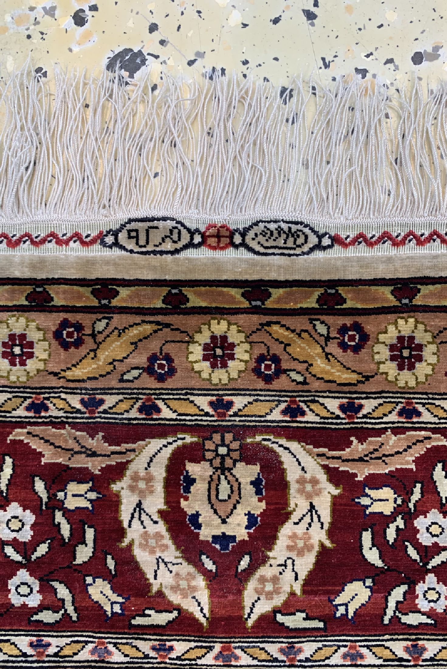 Detail d: Hereke Seide fein signiert, Türkei, um 1950, reine Naturseide, ca. 130 x 100 cm, ca. 1,0 Mio. Kn/qm, EHZ: 2, (ausgebesserte Risse)