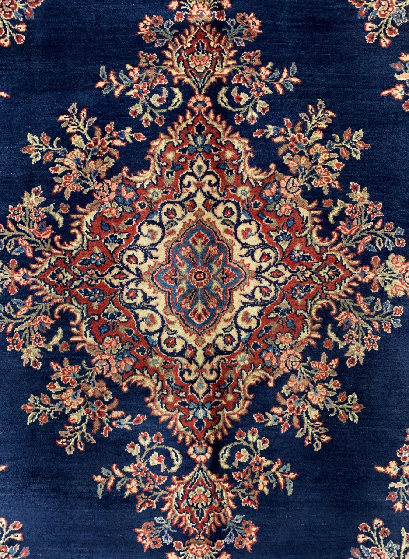 Detail c: Ekbatan alt, Persien, um 1960, Wolle auf Baumwolle, ca. 375 x 273 cm, EHZ: 1-2