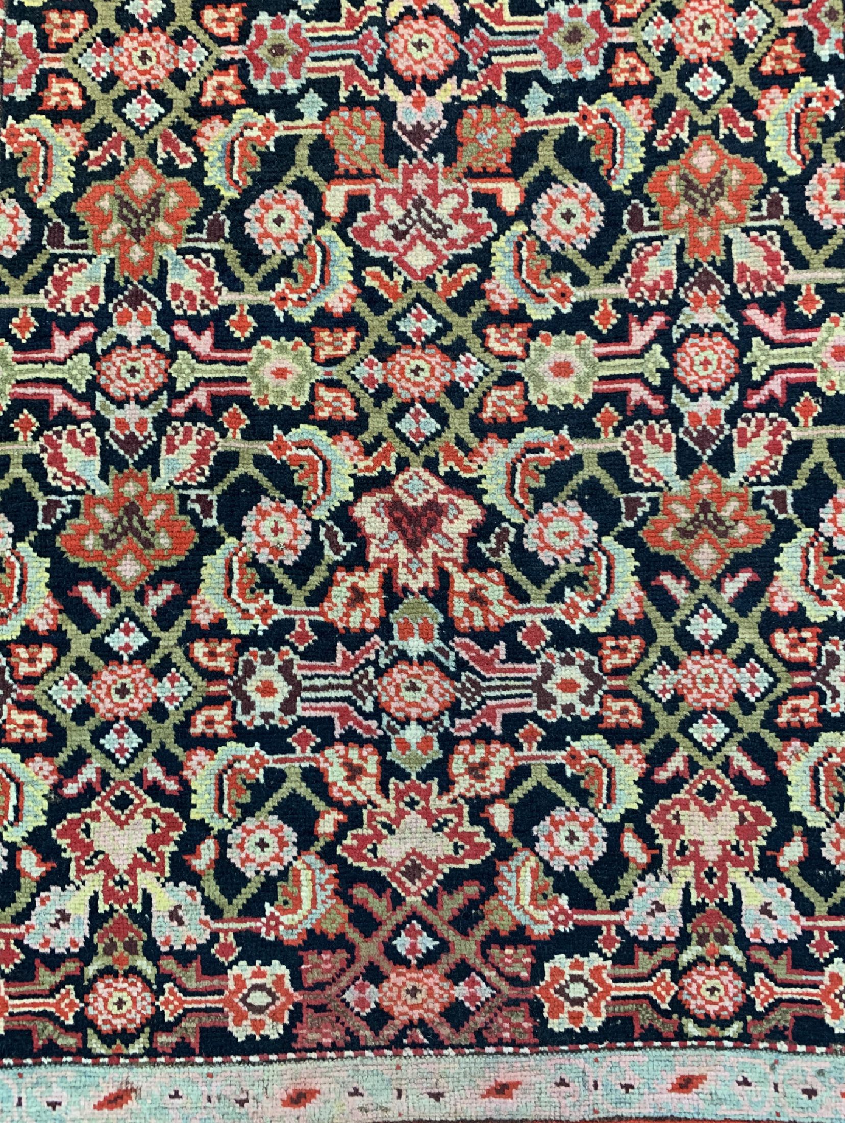 Detail b: Karabagh alt, Kaukasus, um 1930, Wolle auf Wolle, ca. 508 x 102 cm, EHZ: 2-3