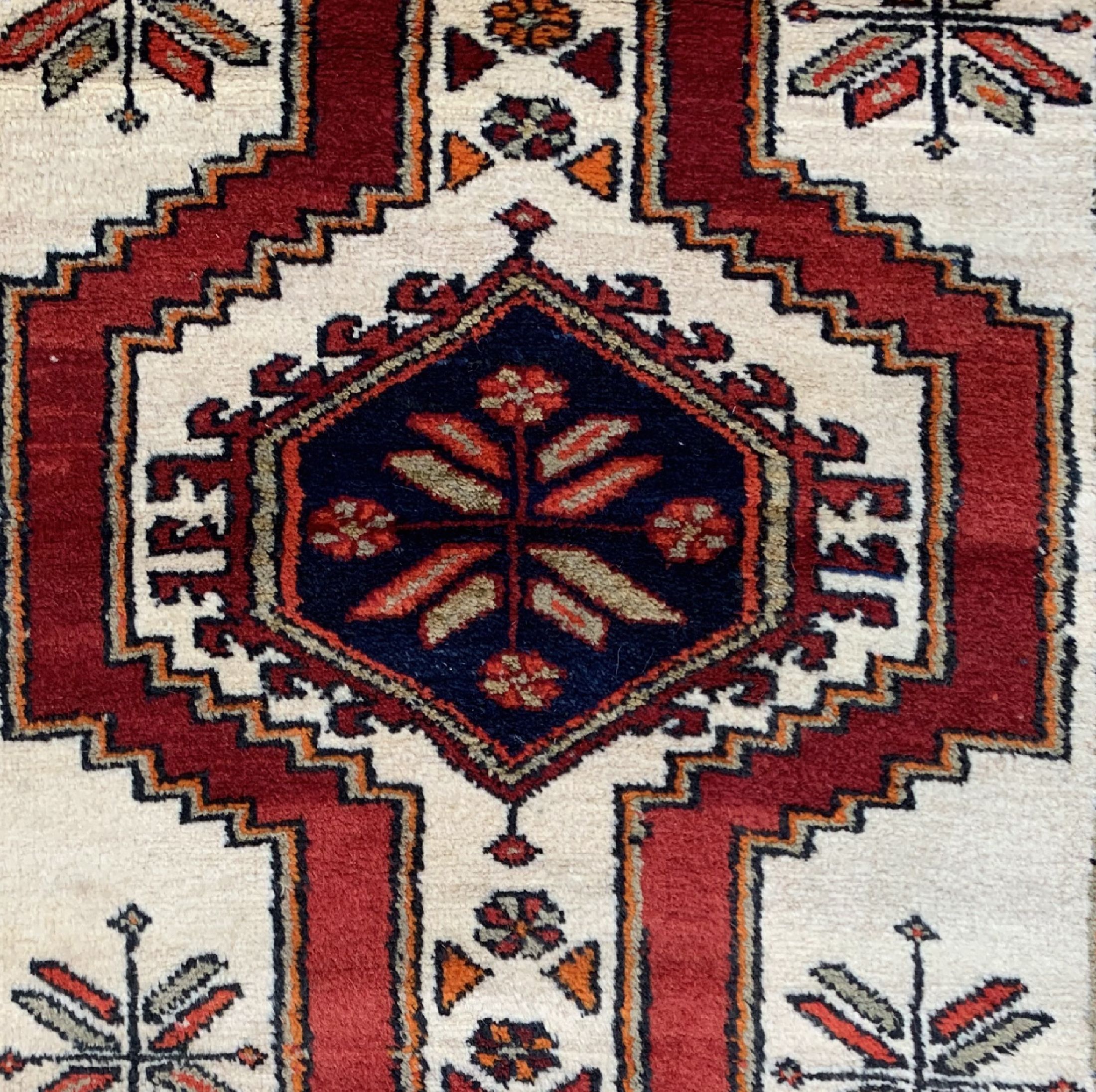 Detail c: Meschgin alt, Persien, um 1950, Wolle auf Wolle, ca. 300 x 110 cm, EHZ: 2