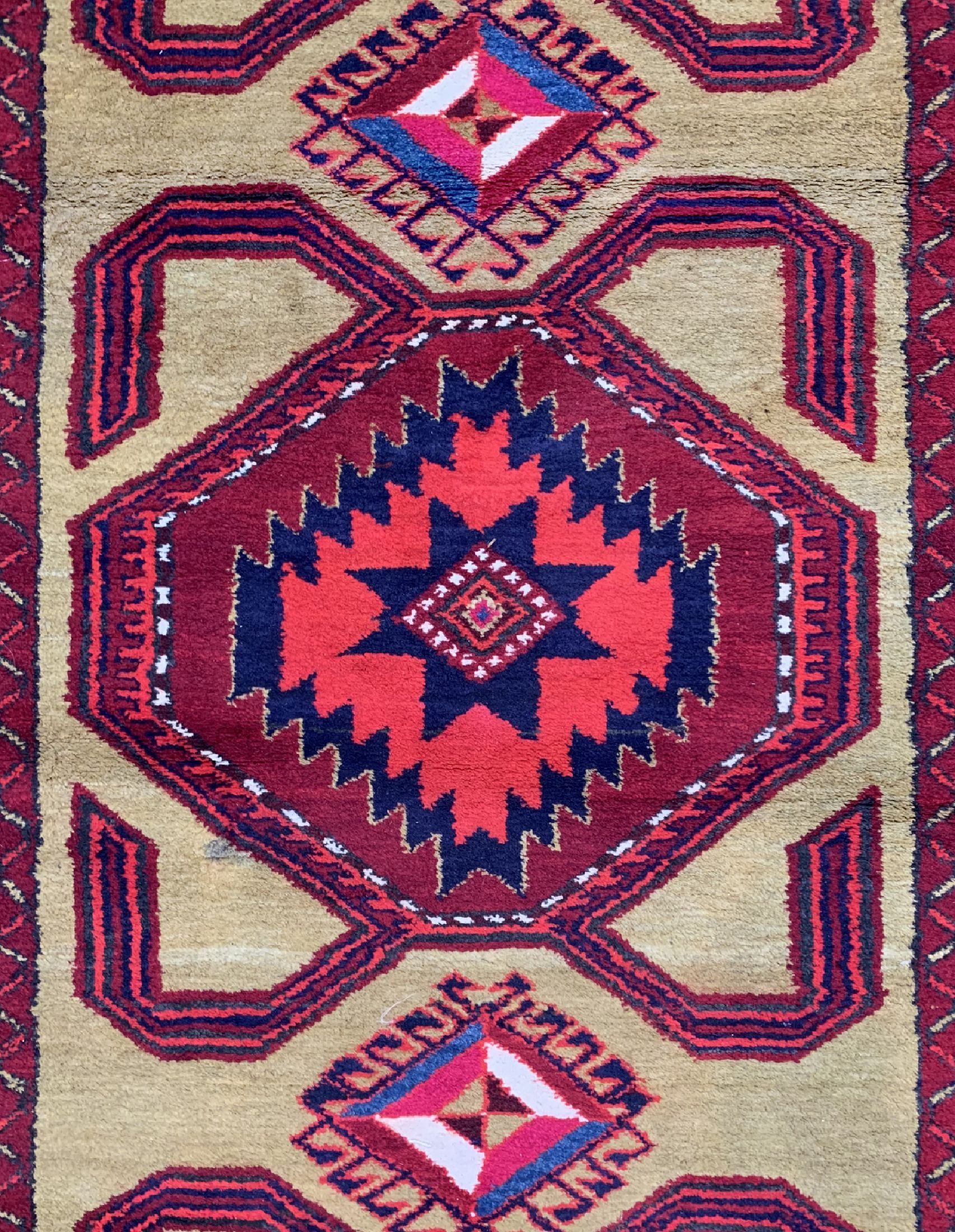 Detail b: Meschgin alt, Persien, ca. 60 Jahre, Wolle auf Baumwolle, ca. 390 x 135 cm, EHZ: 2