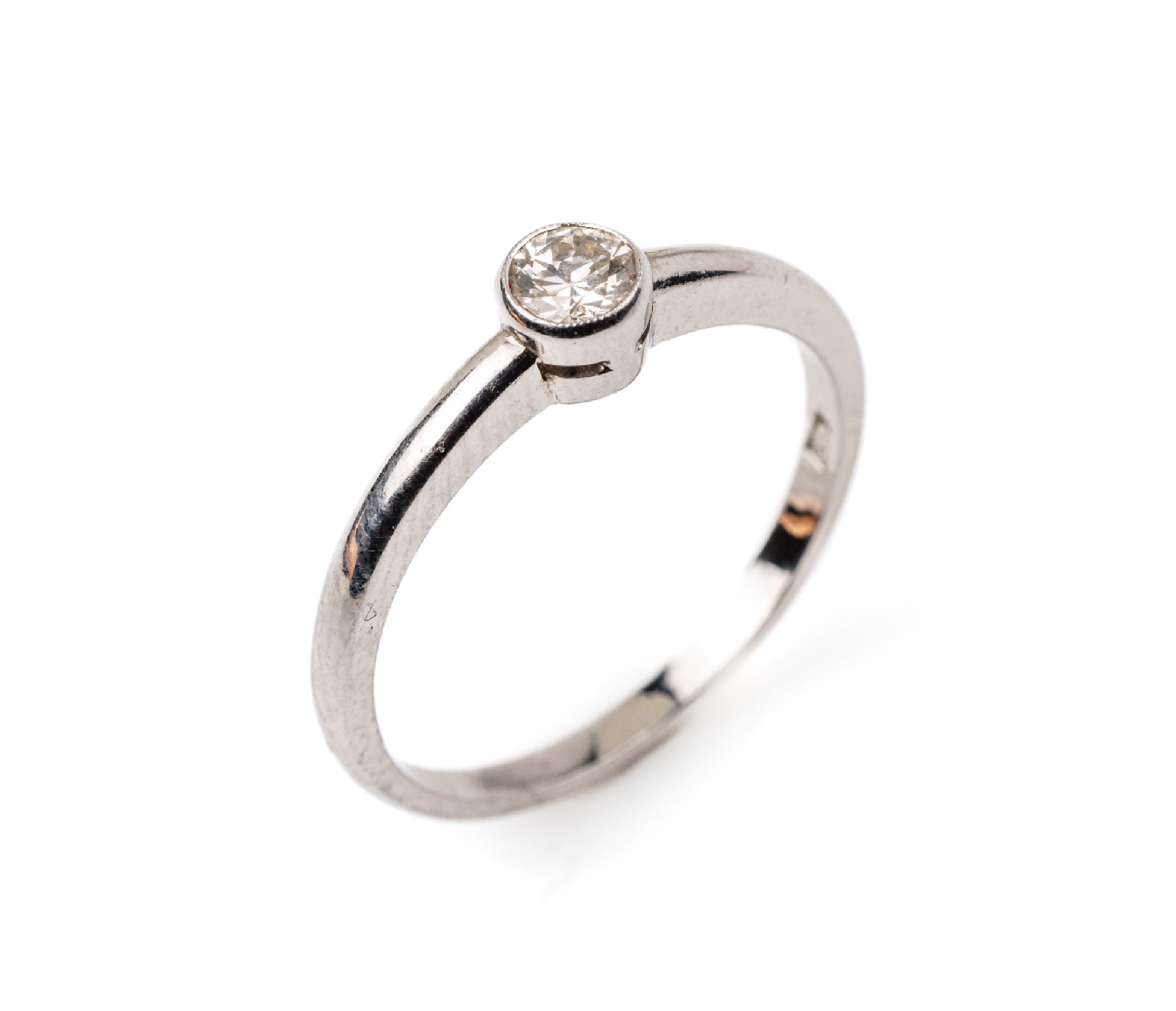 14 kt Gold Brillant-Ring, WG 585/000, Brillant ca. 0.25 ct Weiß/vs, ca. 2.0 g, RW 54