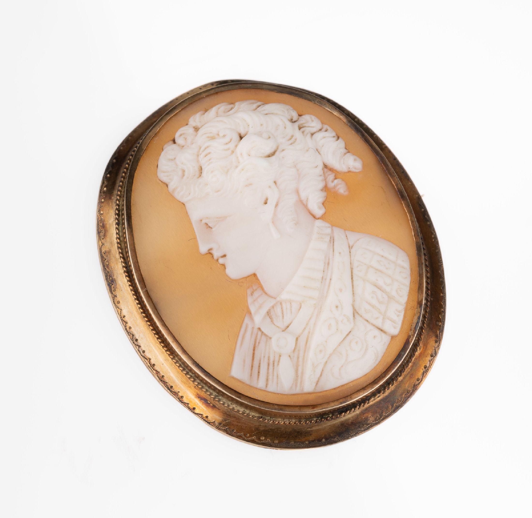 14 kt Gold Muschelkamee-Brosche, GG 585/000, um 1900, Kordelbandverzierung, Frauenportrait, ca. 4.5 x 4 cm