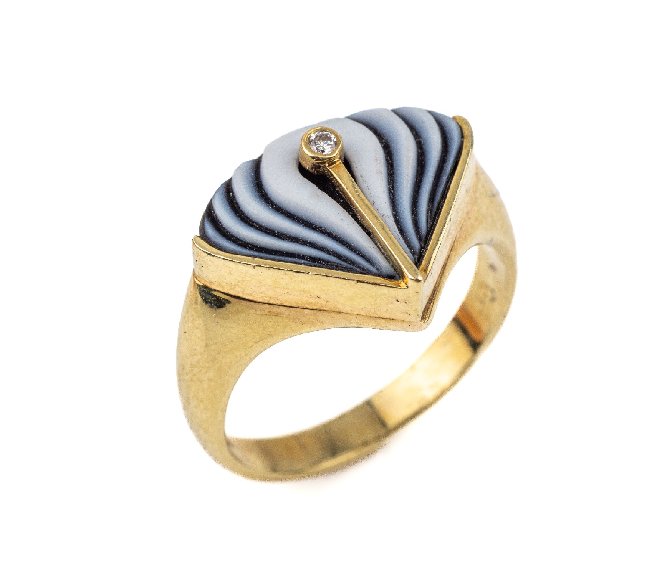 14 kt Gold Achat-Brillant-Ring, GG 585/000,gravierter Achat, Idar-Obersteiner Schleifarbeit, Brillant ca. 0.02 ct Weiß/vs, RW 55, ca. 6.0 g
