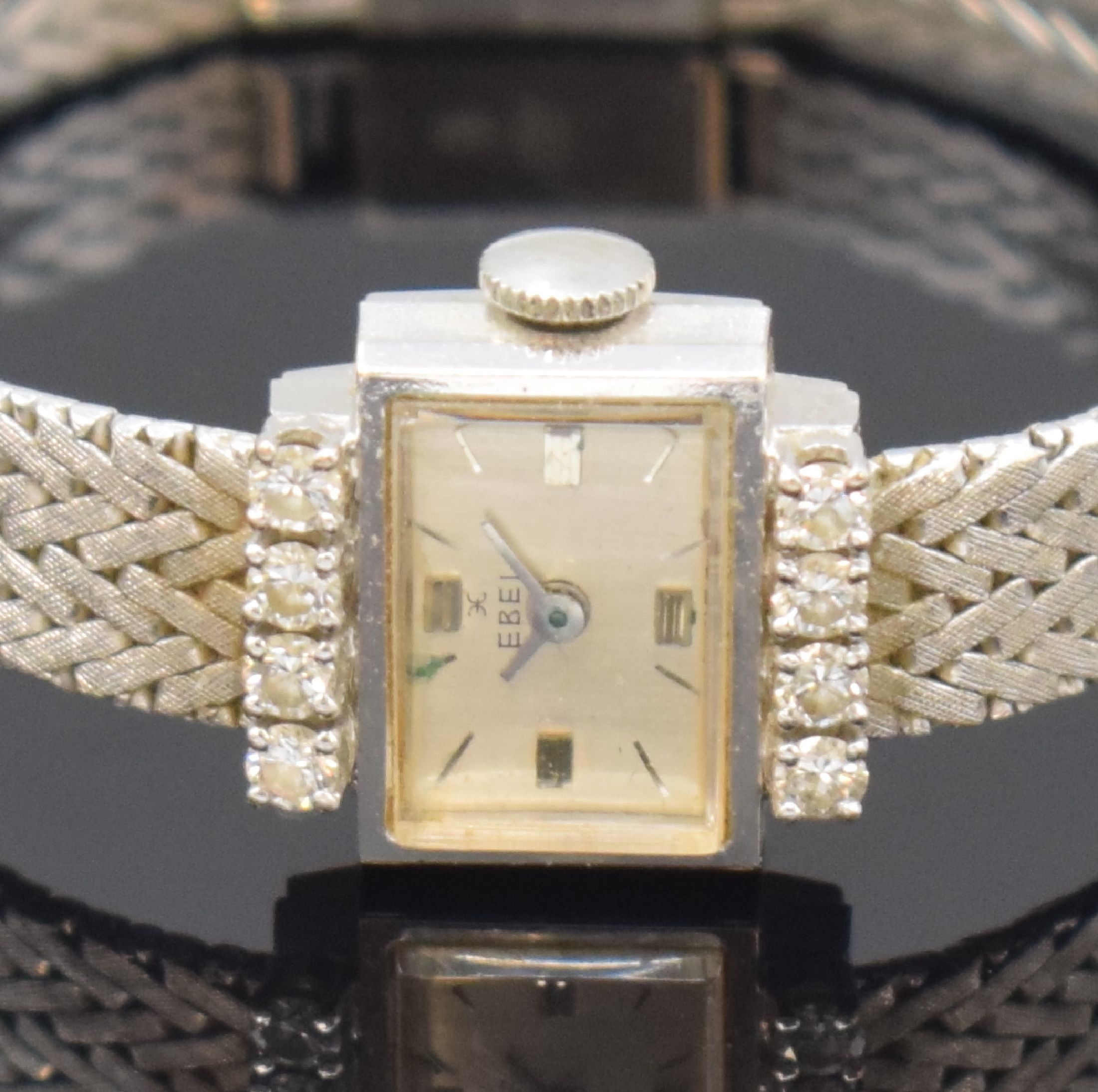 Detail a: EBEL Damenarmbanduhr in WG 750/000 mit Diamanten, Schweiz um 1965, Handaufzug, 2- teil. Geh., Boden aufgedr., silb. Zifferbl. m. aufges. Std.-Ind. ...