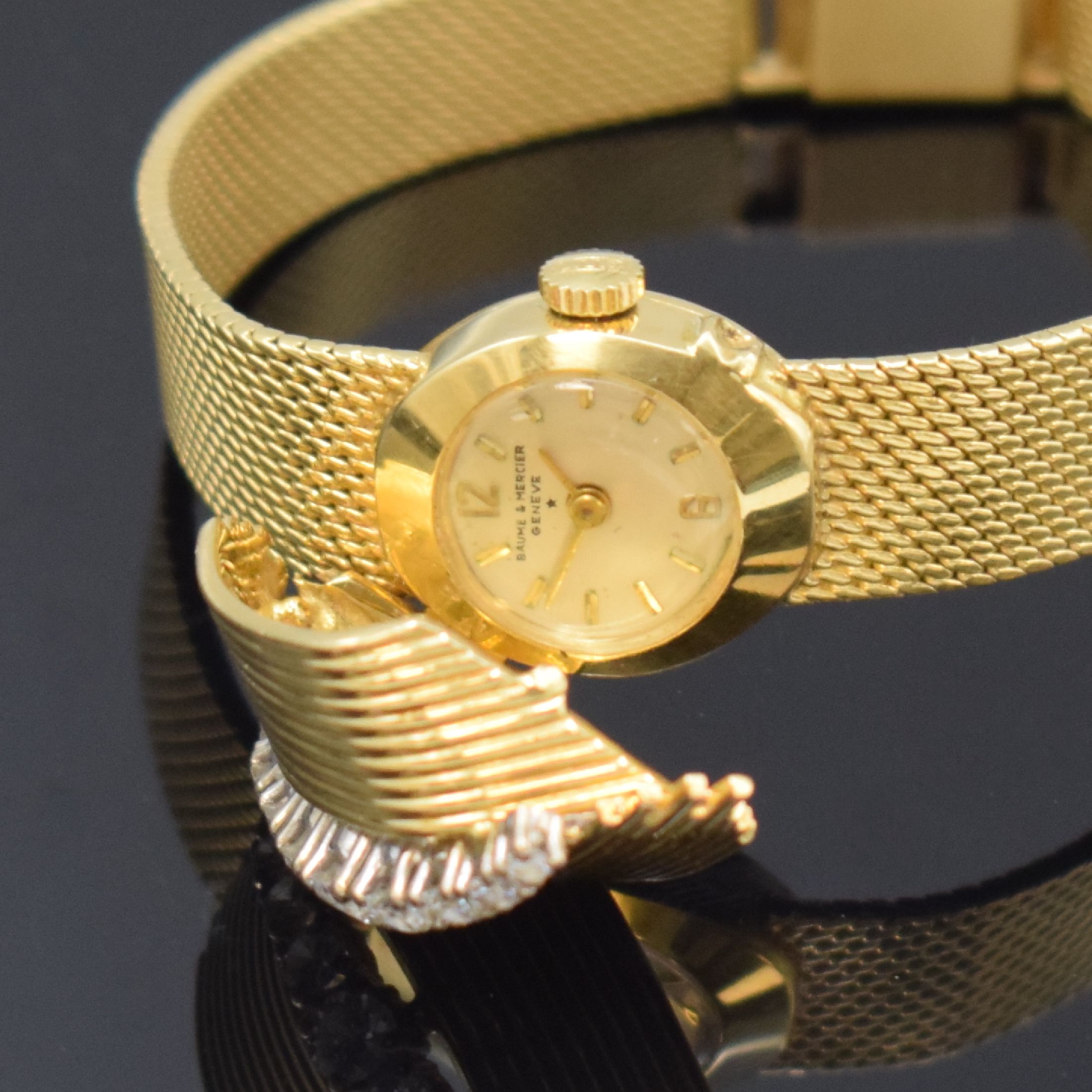 Detail b: BAUME & MERCIER ausgefallene Damenarmbanduhr in GG 750/000 mit Diamanten, Schweiz um 1960, Handaufzug, 2-teil. Geh. sign. ESZEHA, Boden aufgedr., ...