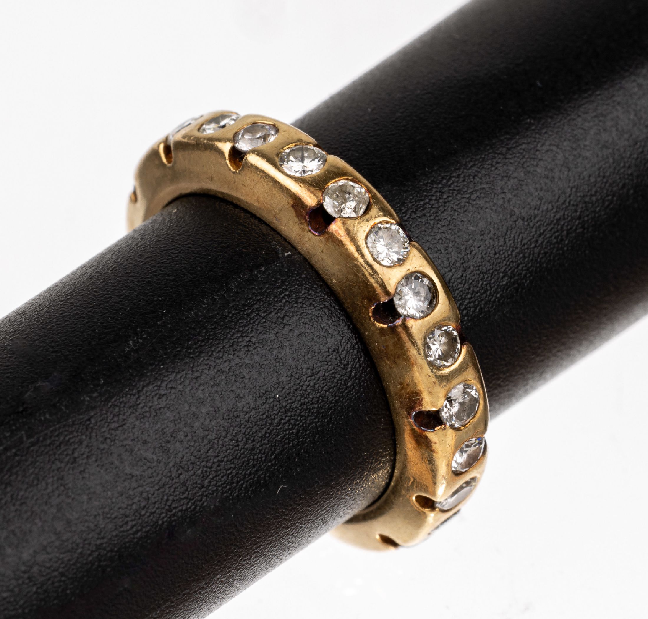 18 kt Gold Brillant-Memory-Ring, GG 750/000, Brillanten zus. ca. 0.80 ct feines Weiß-Weiß/vs-p1, RW 53, ca. 6.5 g, Reinigung empfohlen