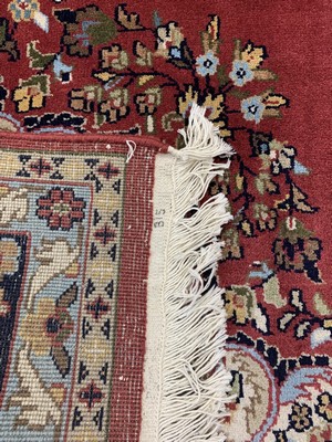 26694495e - Saruk, India, approx. 40 years, wool on cotton, approx. 310 x 186 cm, condition: 1-2. Rugs, Carpets & Flatweaves