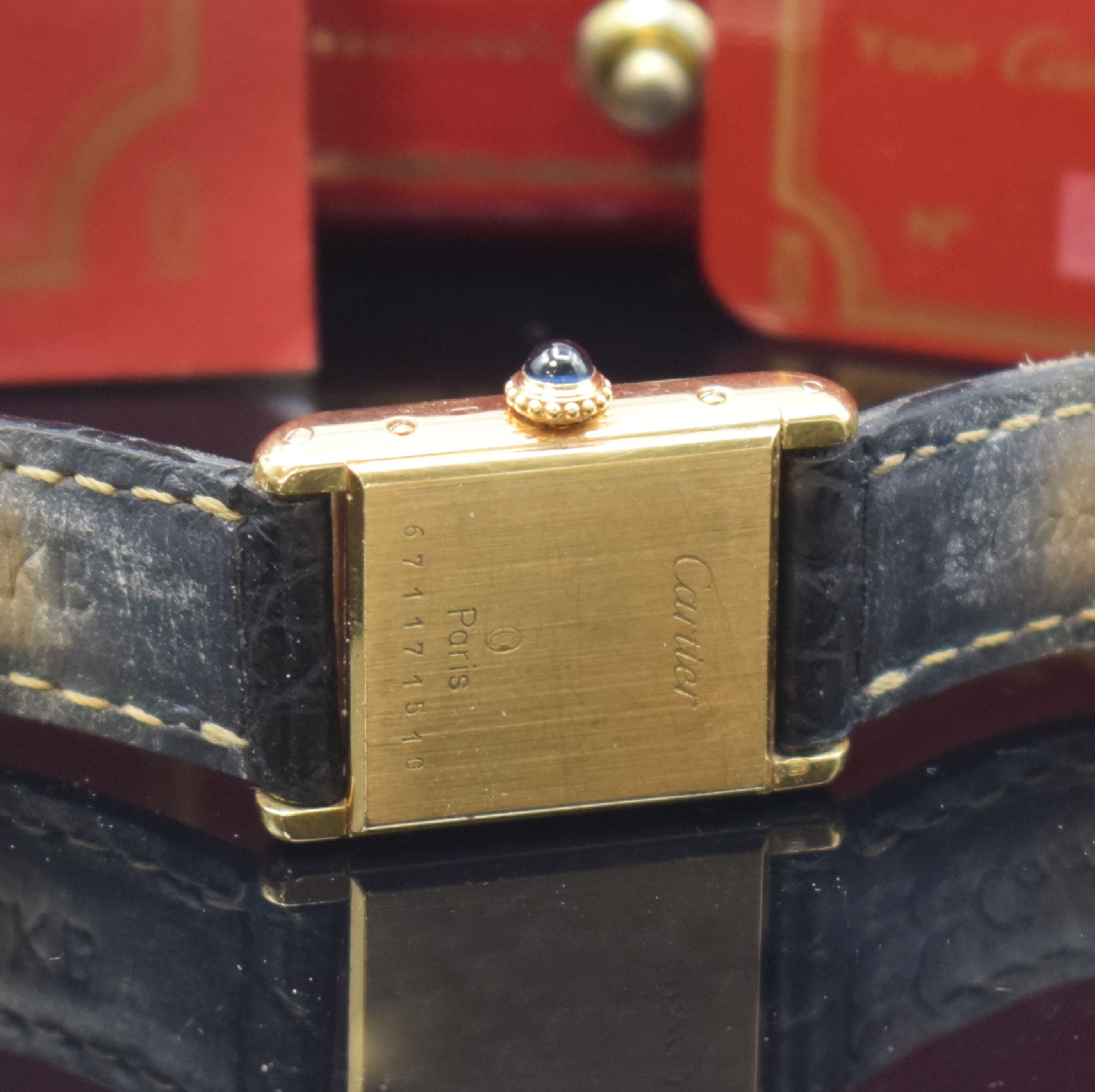 Detail d: CARTIER Paris Tank Damenarmbanduhr in GG 750/000, Schweiz um 1982, Handaufzug, 2- teil. Geh. seitl. 4-fach verschr., Lederband zu ers., orig. ...