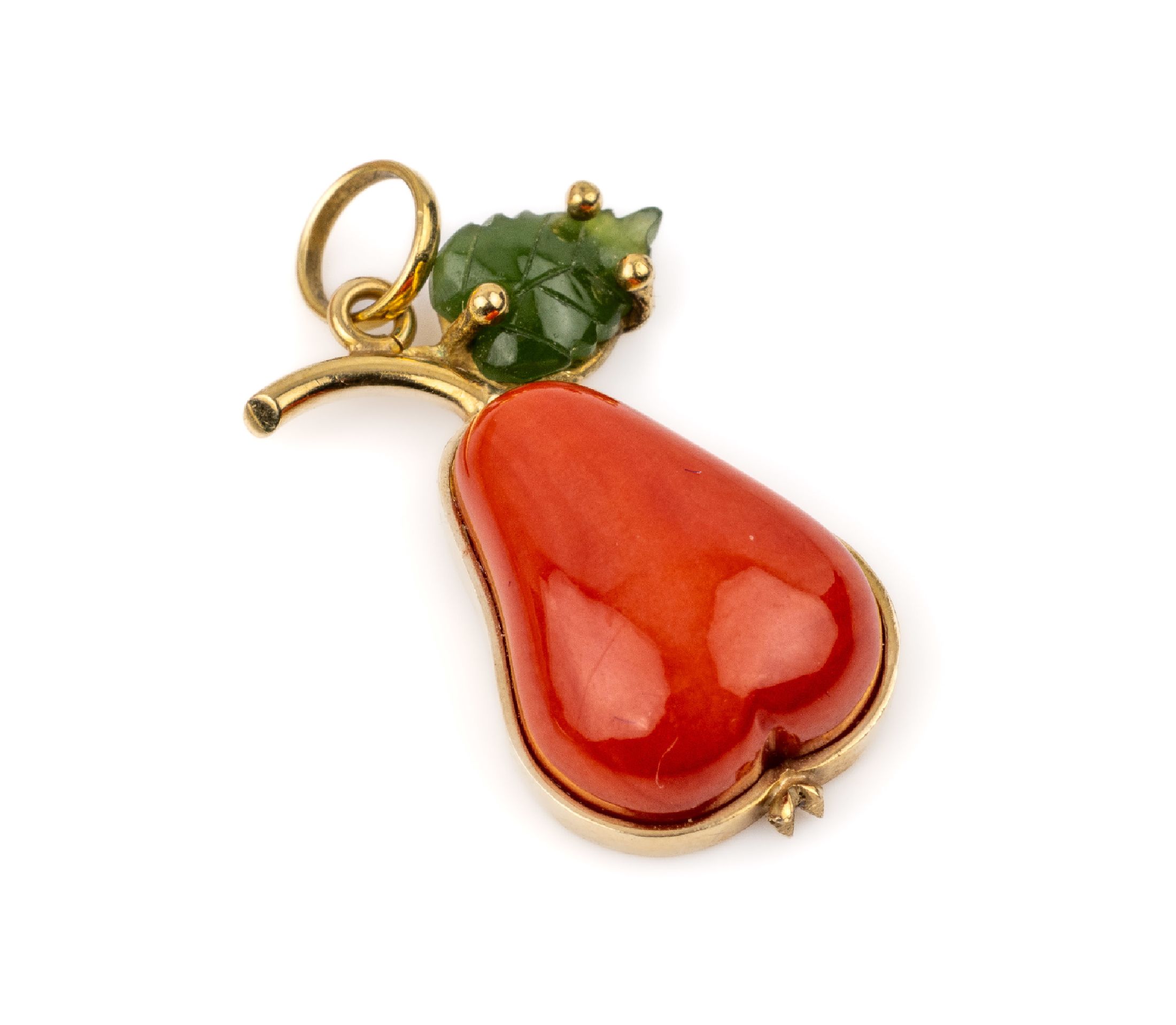 18 kt Gold Korallen Jade Anhänger, "Birne", GG 750/000, Koralle von schöner Farbe, Nephritblatt geschnitten, geschliffen und grav., L. ...