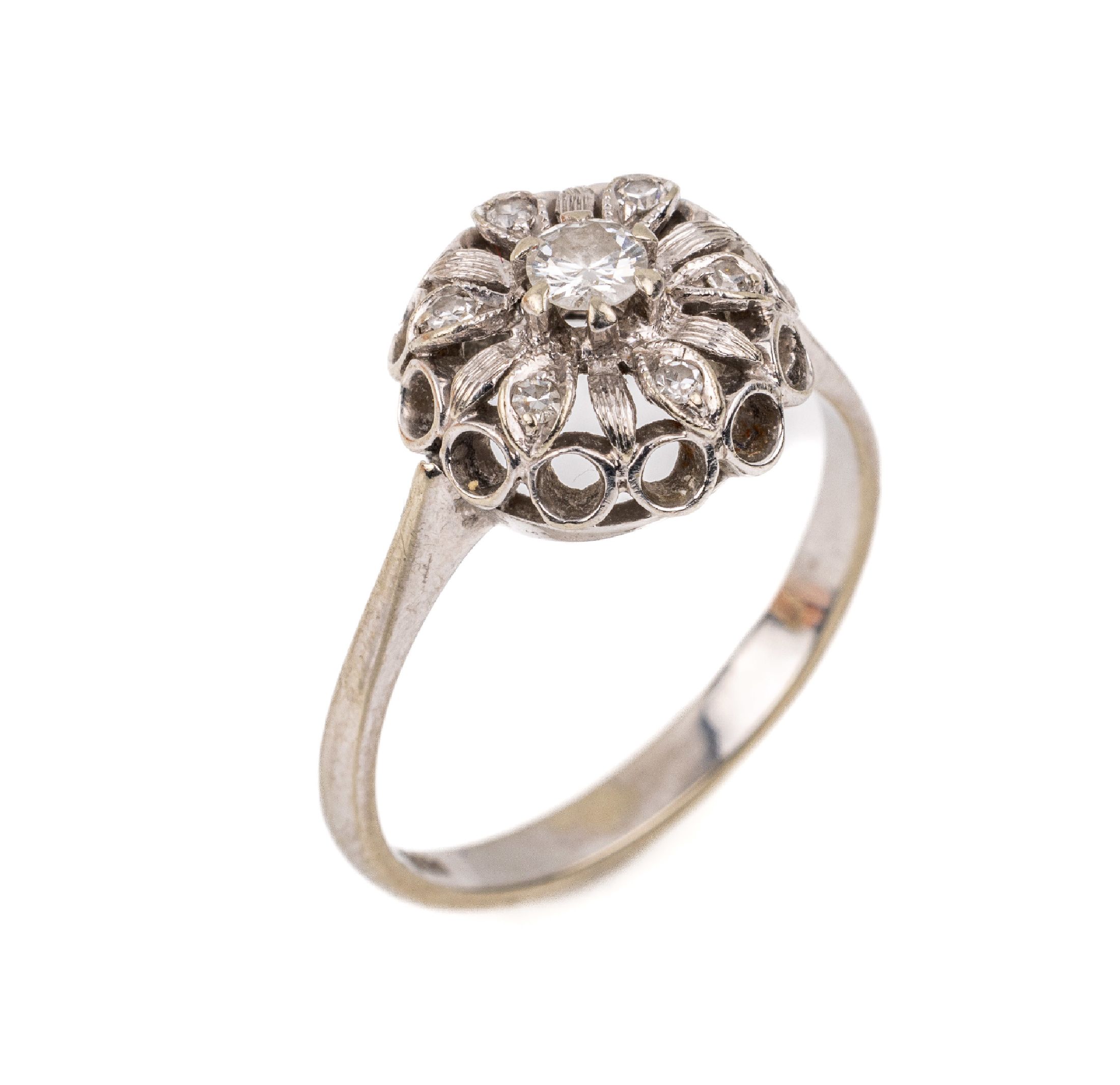18 kt Gold Diamant-Ring, WG 750/000, 1 Brillant und 6 8/8-Diamanten zus. ca. 0.18 ct Weiß/si-p 1, total ca. 3.4 g, RW 55