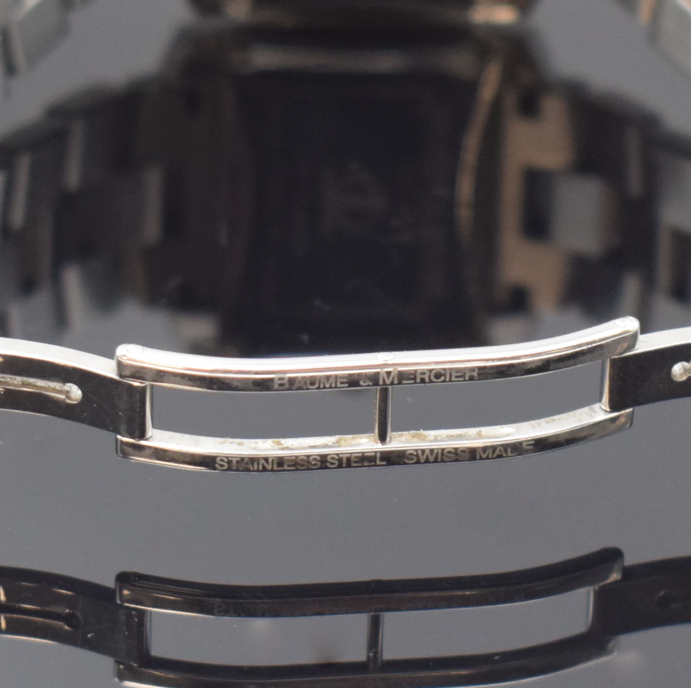 Detail b: BAUME & MERCIER Hampton Damenarmbanduhr Referenz 65446, Schweiz um 2010, quarz, Edelstahlgeh. inkl. Gliederband m. Faltschl., Boden 4-fach verschr., ...