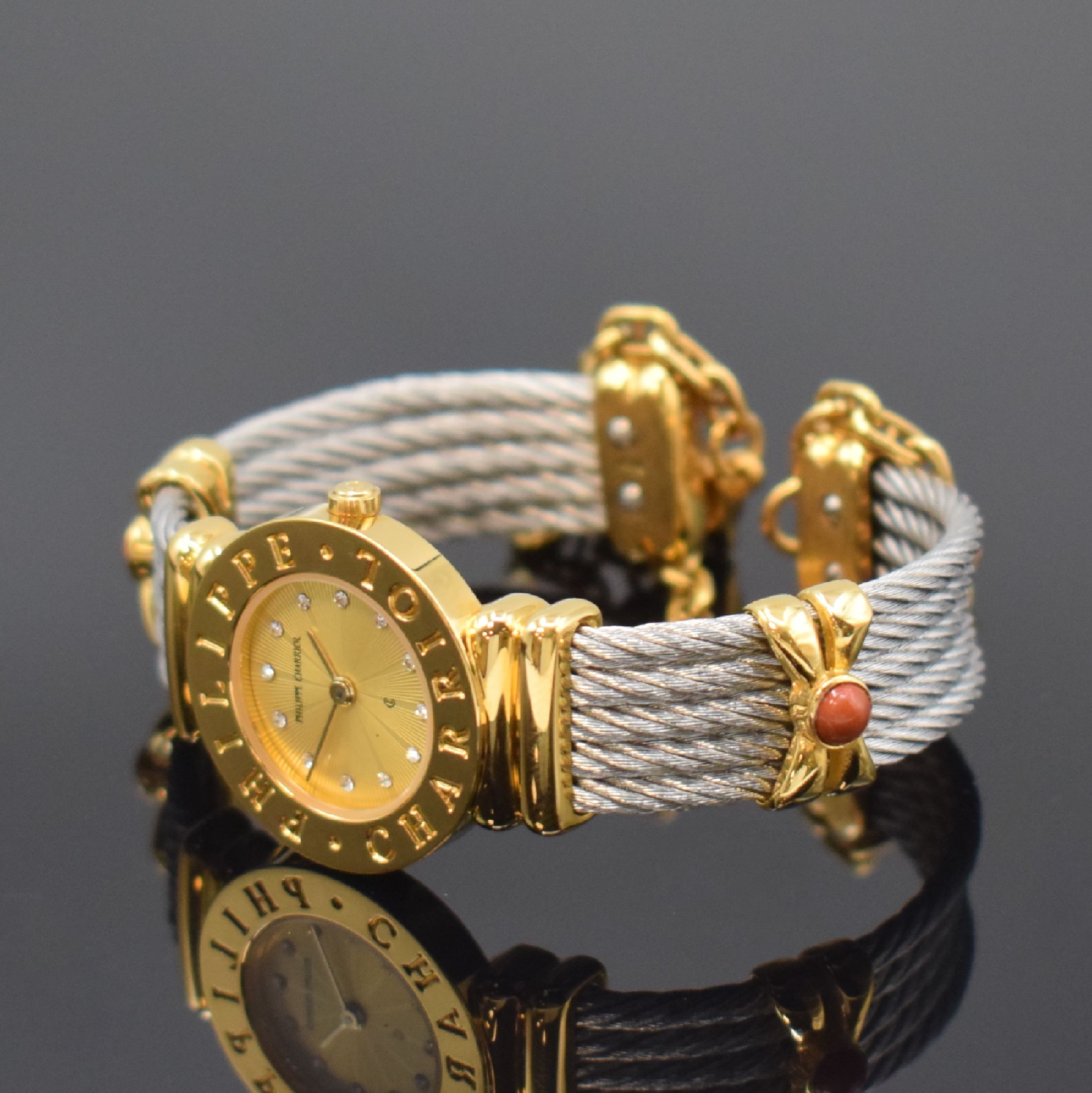 Detail b: PHILIPPE CHARRIOL St. Tropez Damenarmbanduhr Referenz S28.92, Schweiz um 1995, quarz, verg. Gehäuse, Stahlboden aufgedr., orig. Spangenband, gold. ...