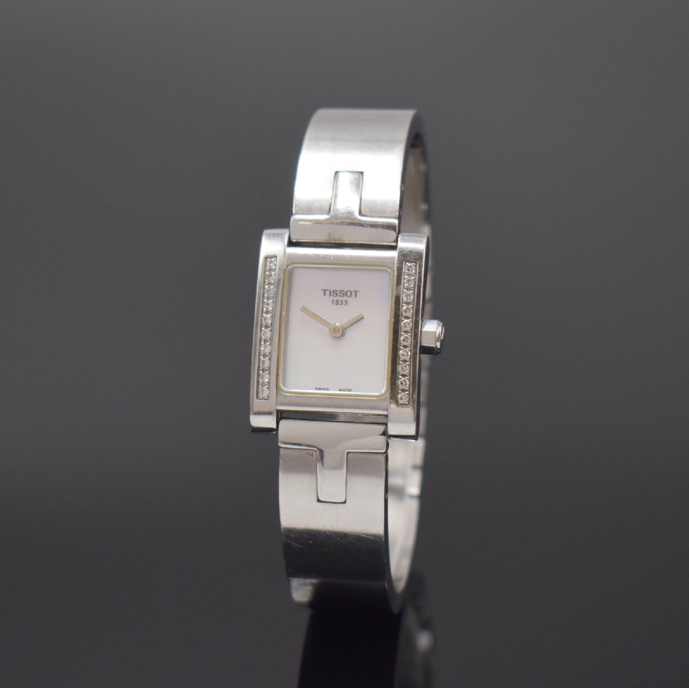 TISSOT 1853 Damenarmbanduhr Ref. L951K mit Diamanten, Schweiz um 2000, quarz, 2-teil. Geh., Boden 4-fach verschr., Oberteil mit Diamanten bes., ...