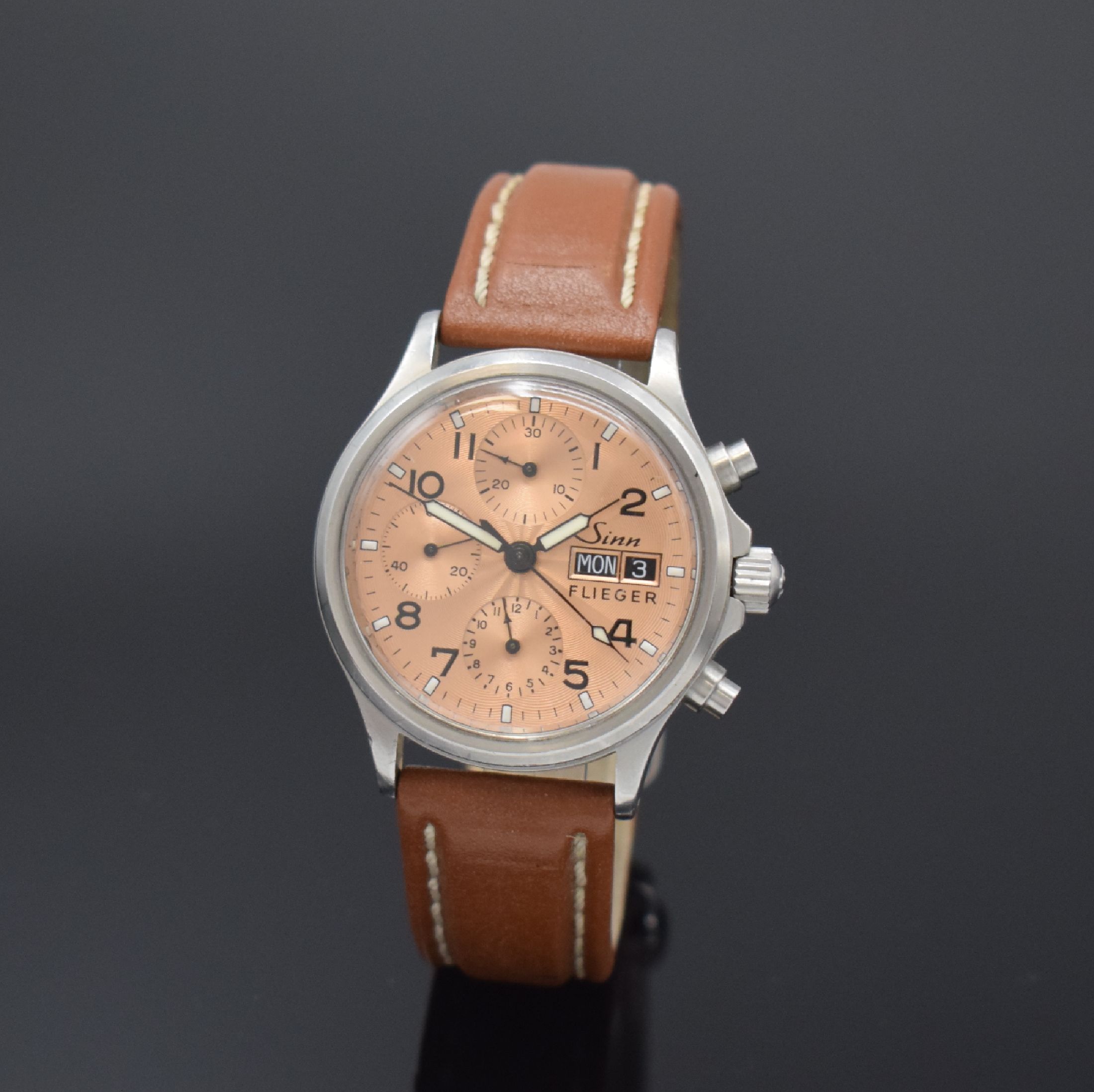 SINN Flieger Armbandchronograph in Stahl, Schweiz / Deutschland um 2010, Automatik, 2- tlg. Geh., Boden u. Krone verschr., lachs- farb. guill. ...