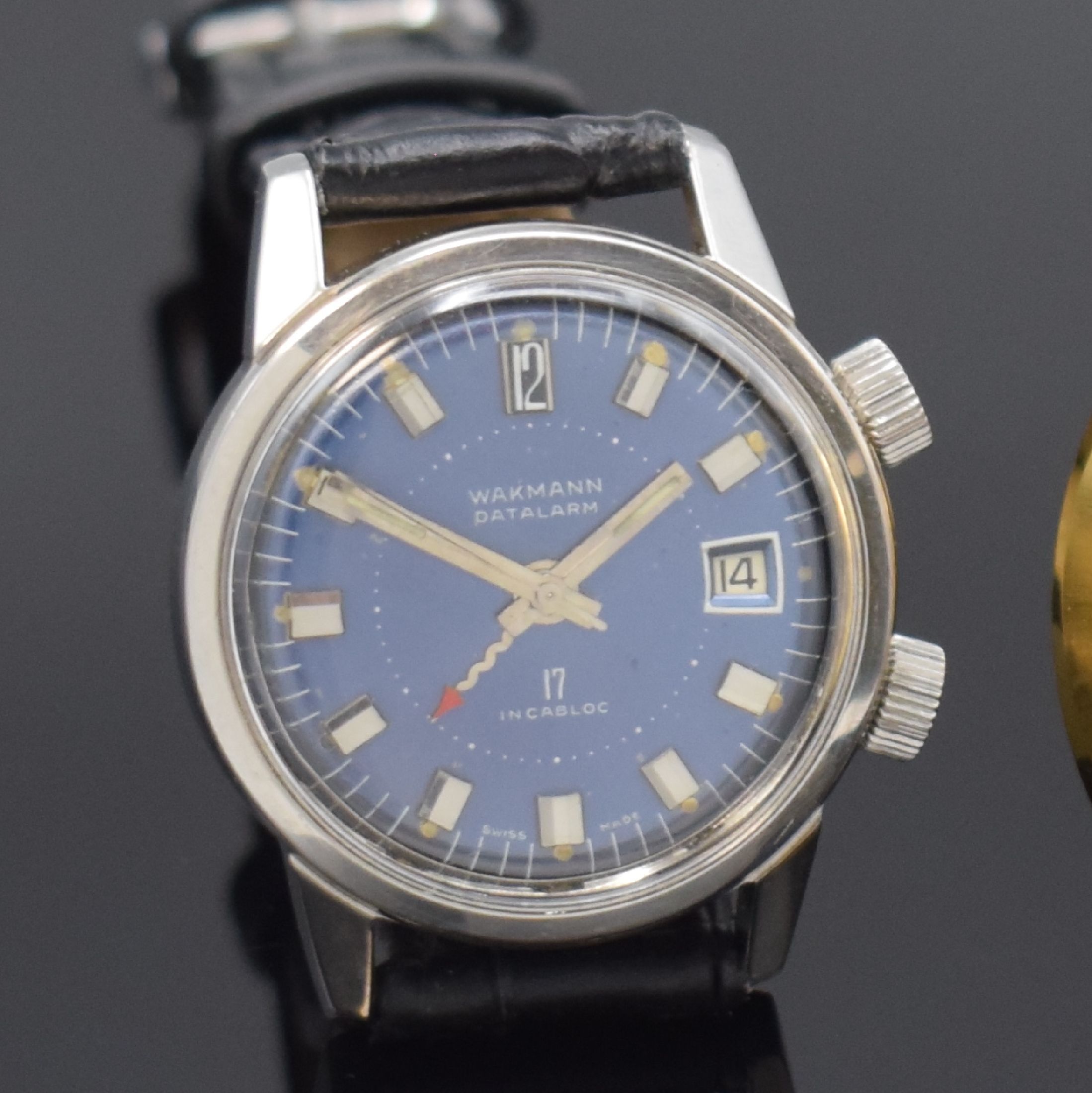 Detail a: WAKMANN 2 Armbandwecker Kaliber AS 1931, Schweiz um 1970, Handaufzug, 2-tlg. Geh. m. verschr. Stahlböden, 1) blaues Zifferbl., silb. Indizes u. ...