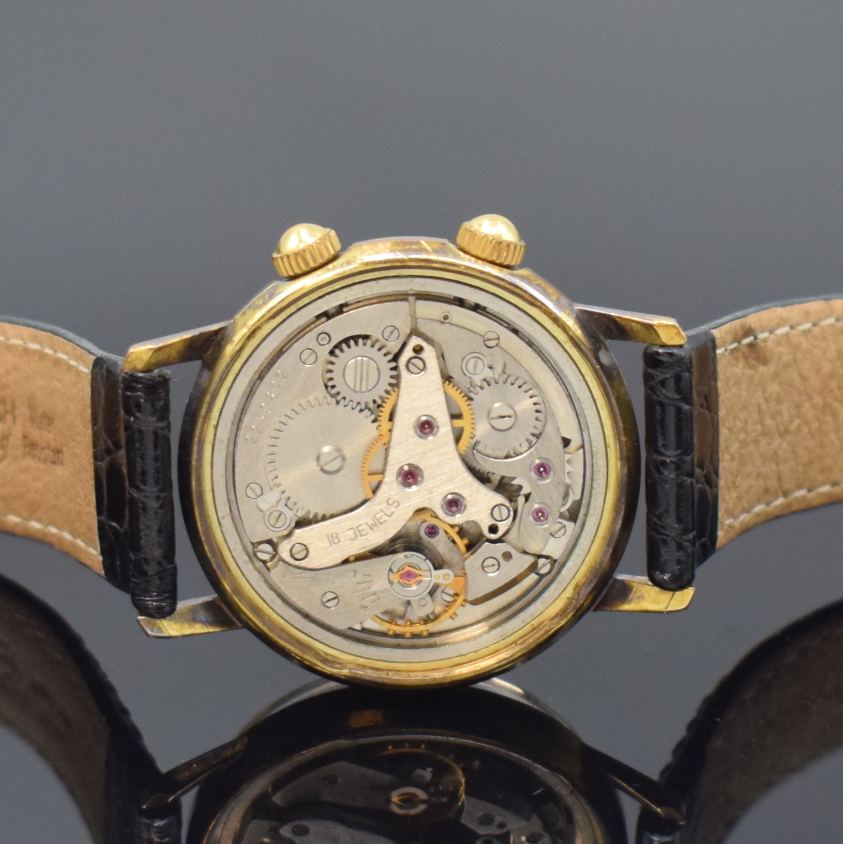 Detail j: 5 Armbandwecker, Schweiz / UDSSR ca. 1950 - 1970, Handaufzug, verschr. Geh. m. Stahlböden, 3 x verg., 2 x Stahl, silb. Zifferblätter teils pat., 3 ...