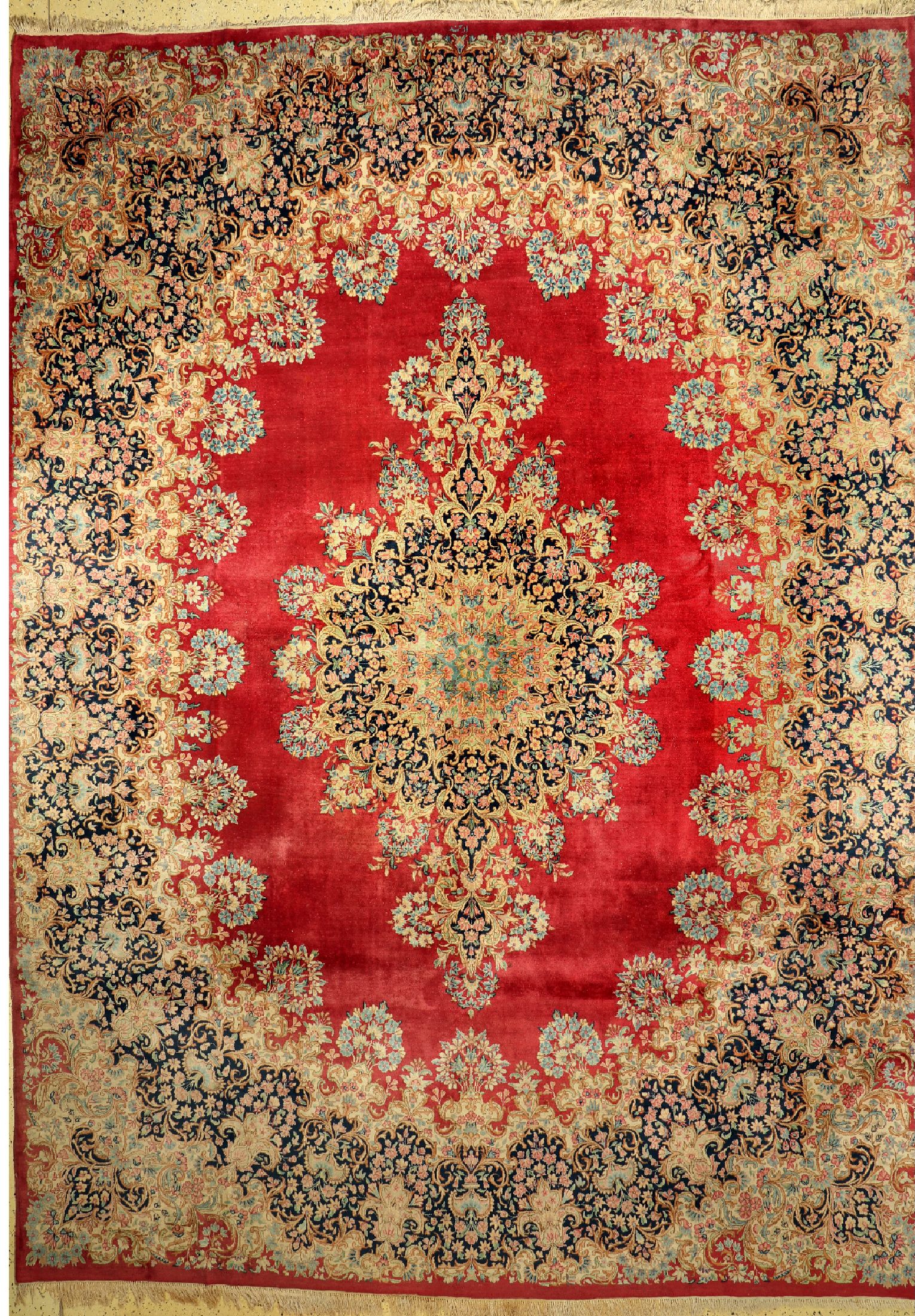 Kerman"Ardjomand" signiert, Persien, um 1950, Wolle auf Baumwolle, ca. 430 x 310 cm, Reinigungsbedürftig, EHZ: 2