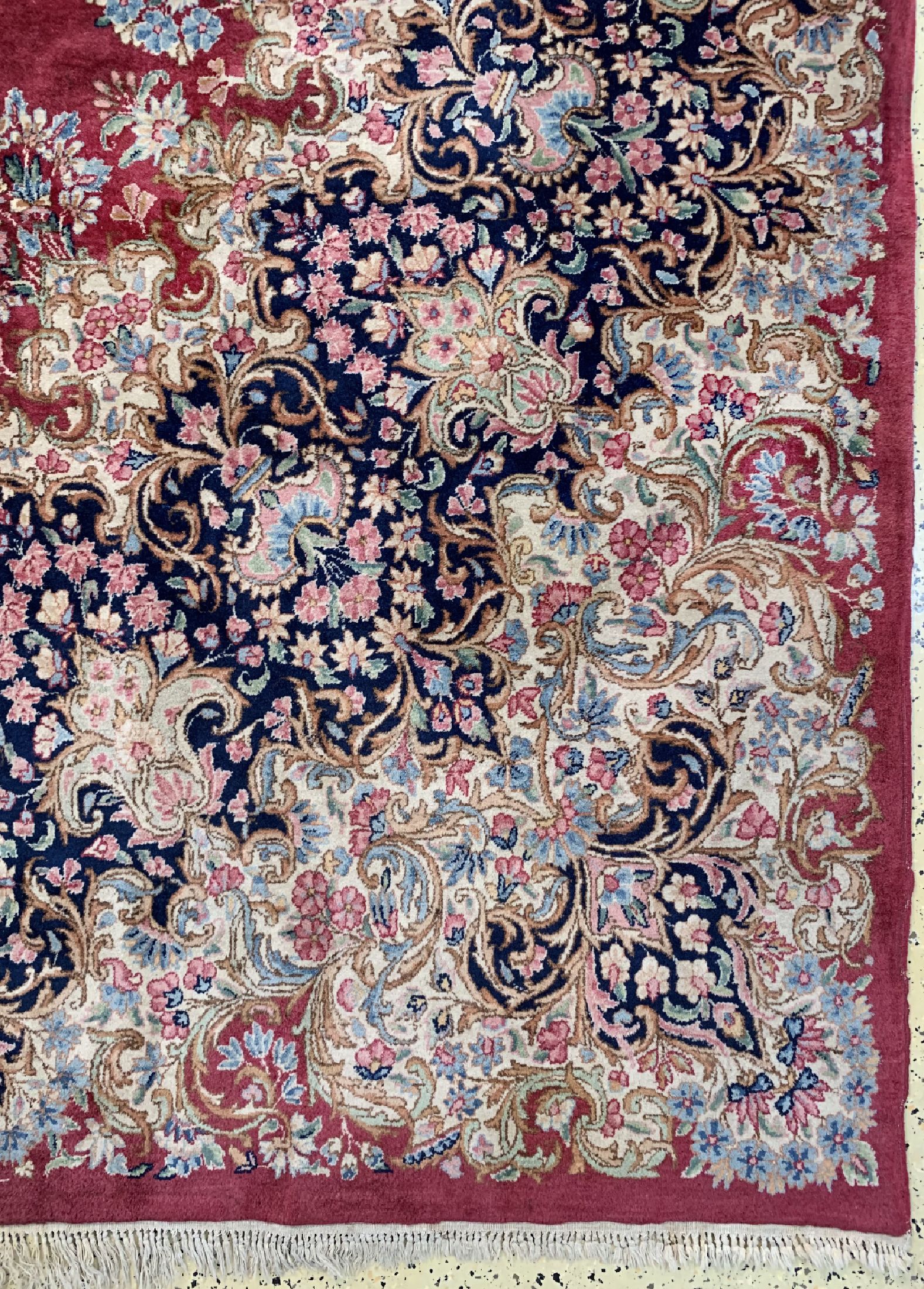 Detail a: Kerman"Ardjomand" signiert, Persien, um 1950, Wolle auf Baumwolle, ca. 430 x 310 cm, Reinigungsbedürftig, EHZ: 2
