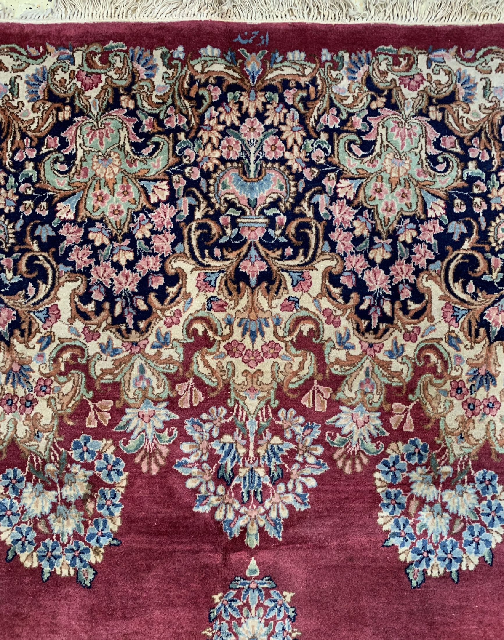 Detail d: Kerman"Ardjomand" signiert, Persien, um 1950, Wolle auf Baumwolle, ca. 430 x 310 cm, Reinigungsbedürftig, EHZ: 2
