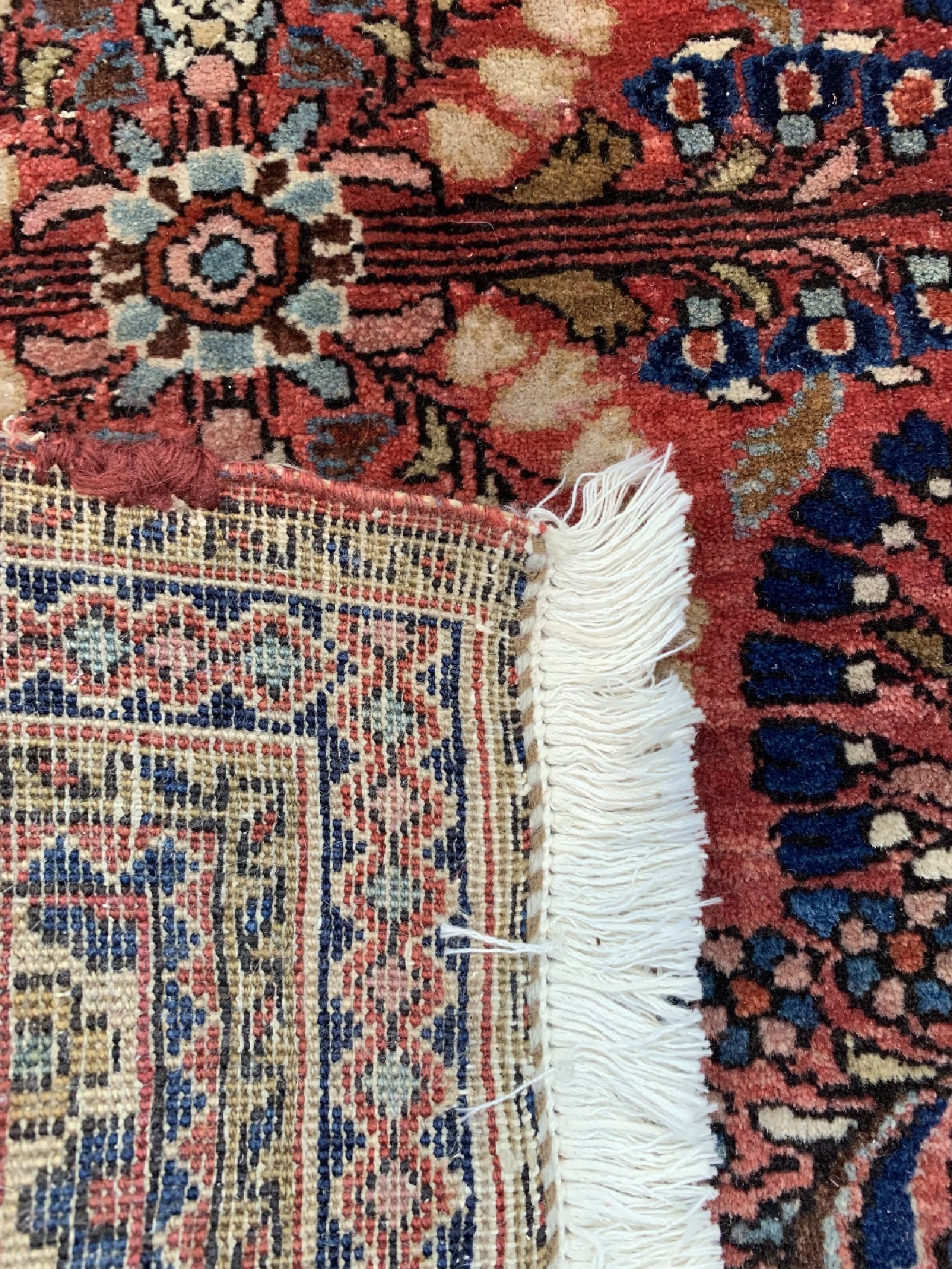 Detail b: 4 Poschtis, 3 Us Re-Import Sarogh, Persien, um 1920, Wolle auf Baumwolle, ca, 80 x 60 cm, EHZ: 2 & Rosenbidjar, Persien, ca. 50 Jahre, Wolle auf ...