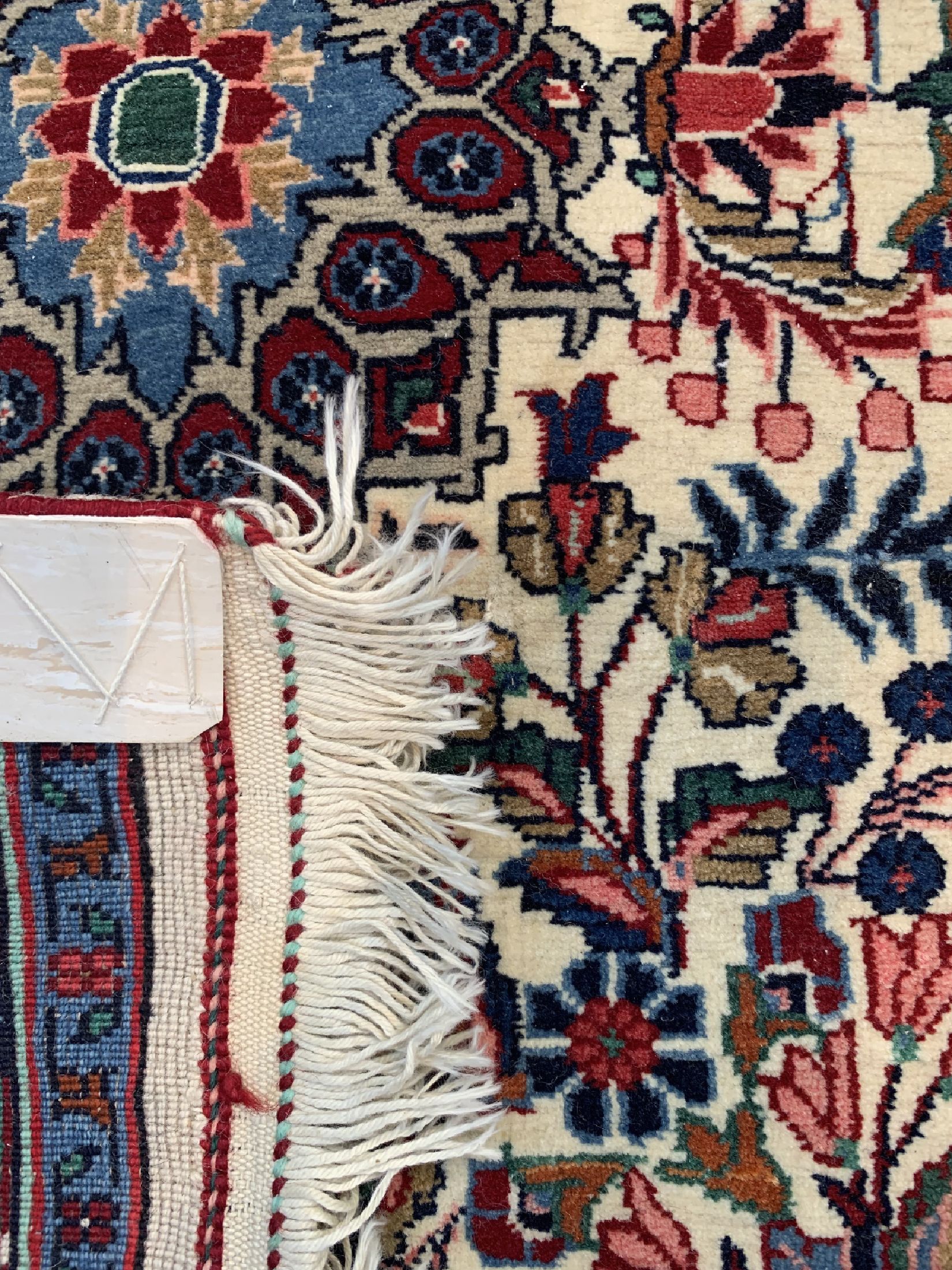 Detail d: 4 Poschtis, 3 Us Re-Import Sarogh, Persien, um 1920, Wolle auf Baumwolle, ca, 80 x 60 cm, EHZ: 2 & Rosenbidjar, Persien, ca. 50 Jahre, Wolle auf ...