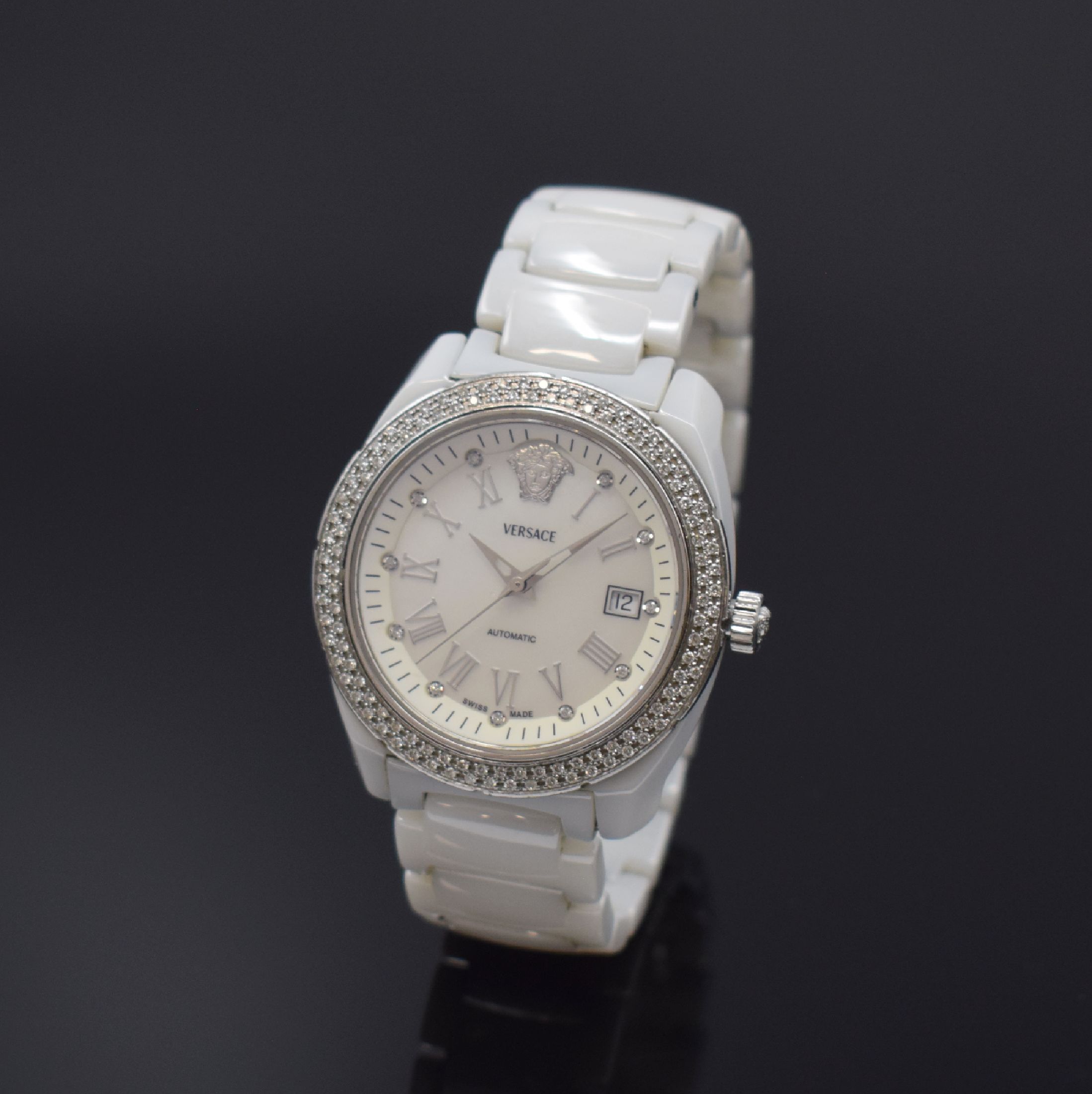 VERSACE Damenarmbanduhr in Keramik mit Diamantbesatz Referenz 01ACS1, Schweiz um 2010, Automatik, Keramikgeh., vergl. Boden m. starken Nutzsp. 4-fach ...