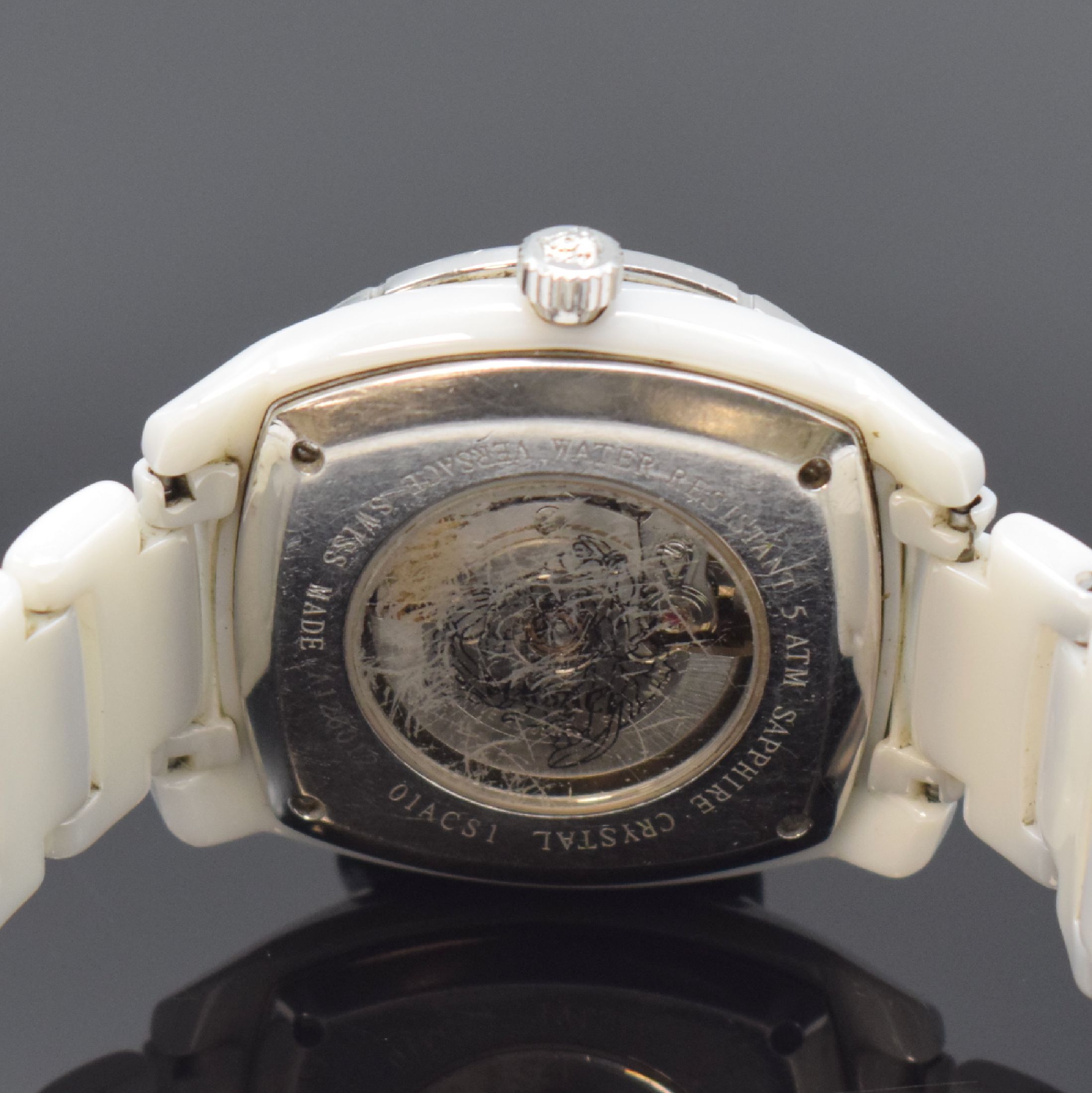 Detail d: VERSACE Damenarmbanduhr in Keramik mit Diamantbesatz Referenz 01ACS1, Schweiz um 2010, Automatik, Keramikgeh., vergl. Boden m. starken Nutzsp. 4-fach ...